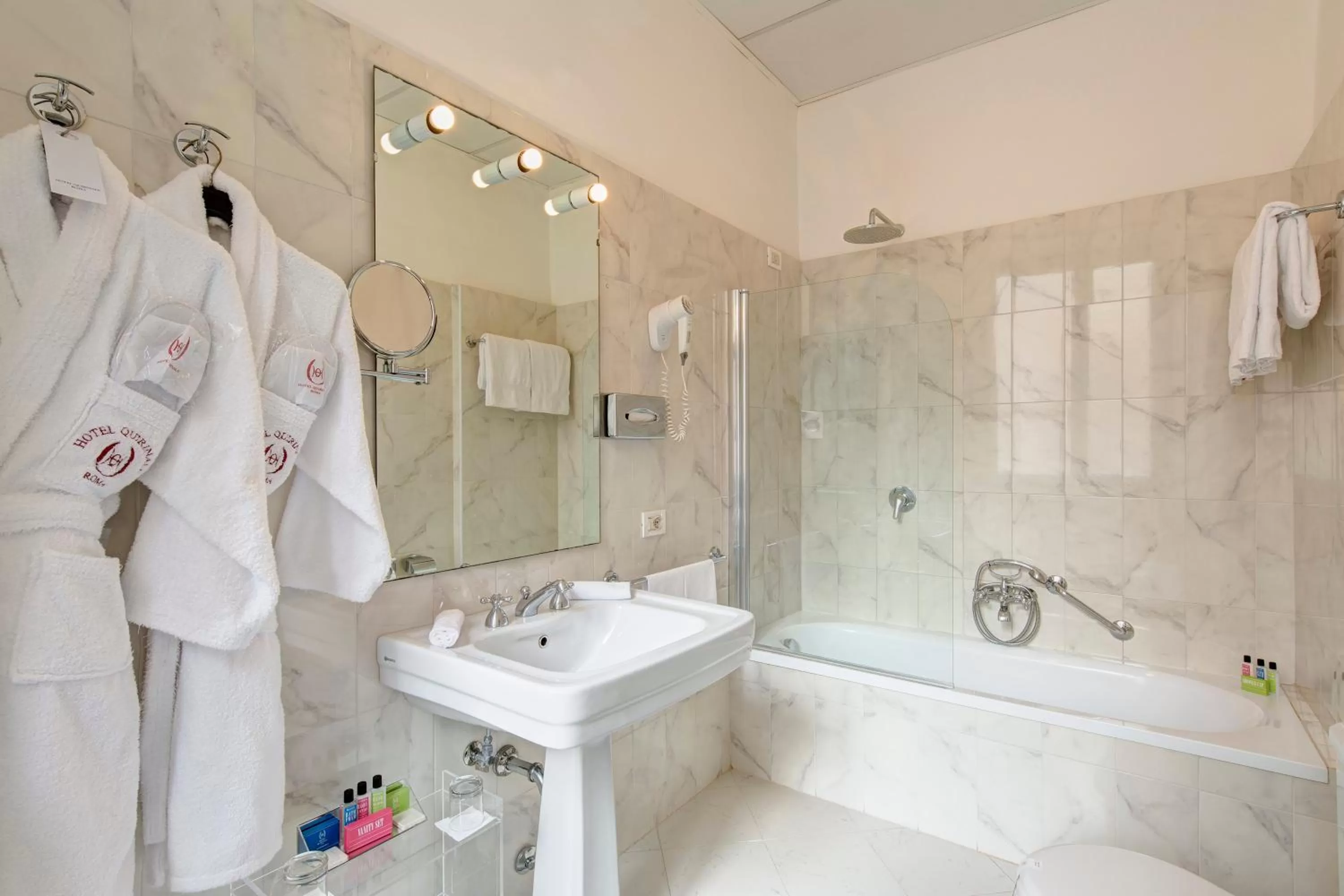 Bathroom in Hotel Quirinale