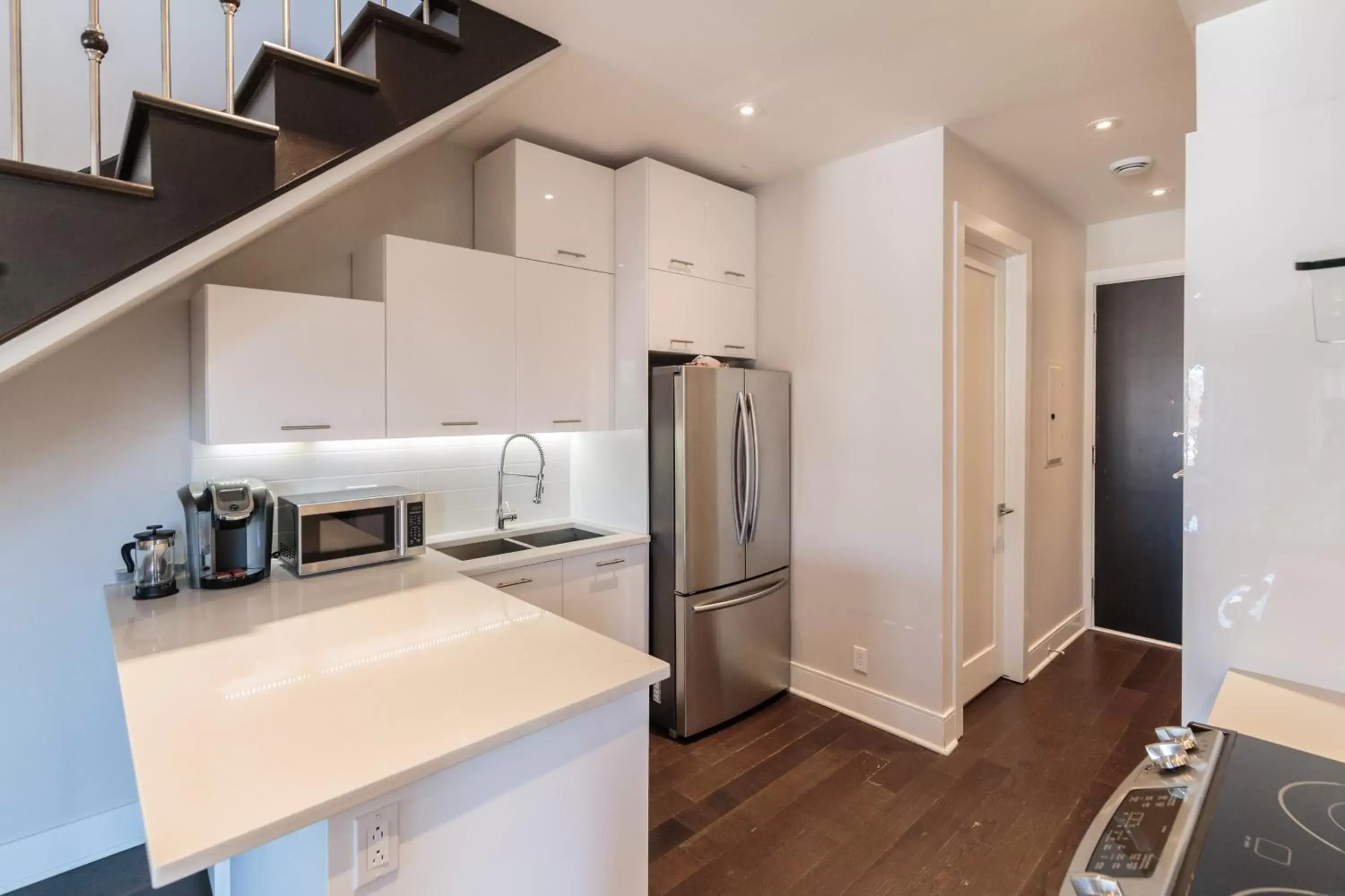 Kitchen or kitchenette, Kitchen/Kitchenette in Parc Avenue Lofts