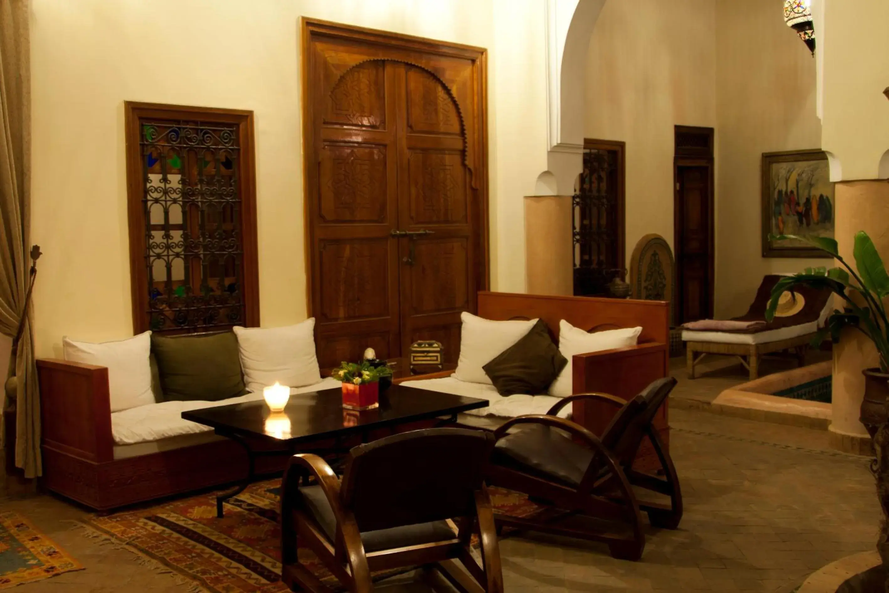 Living room, Seating Area in Riad Les Trois Palmiers El Bacha