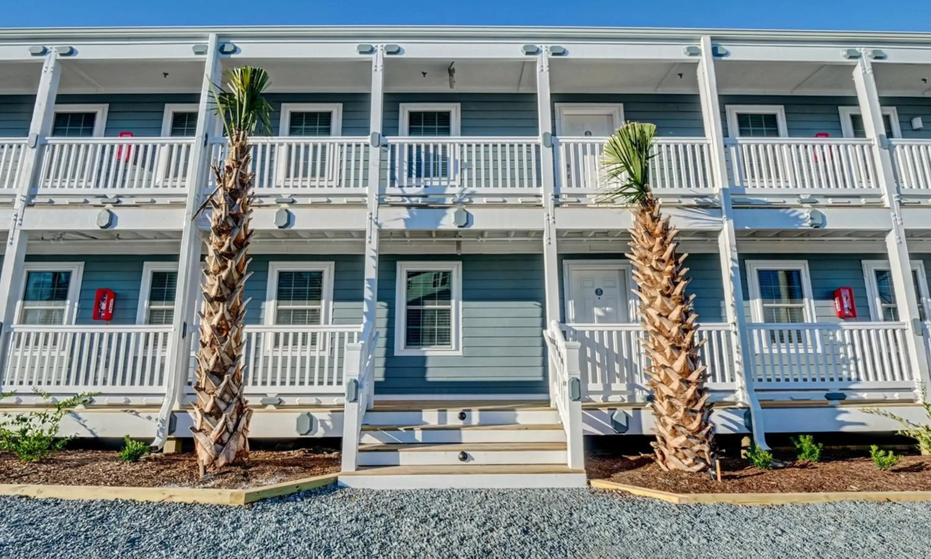 Property Building in Loggerhead Inn and Suites by Carolina Retreats