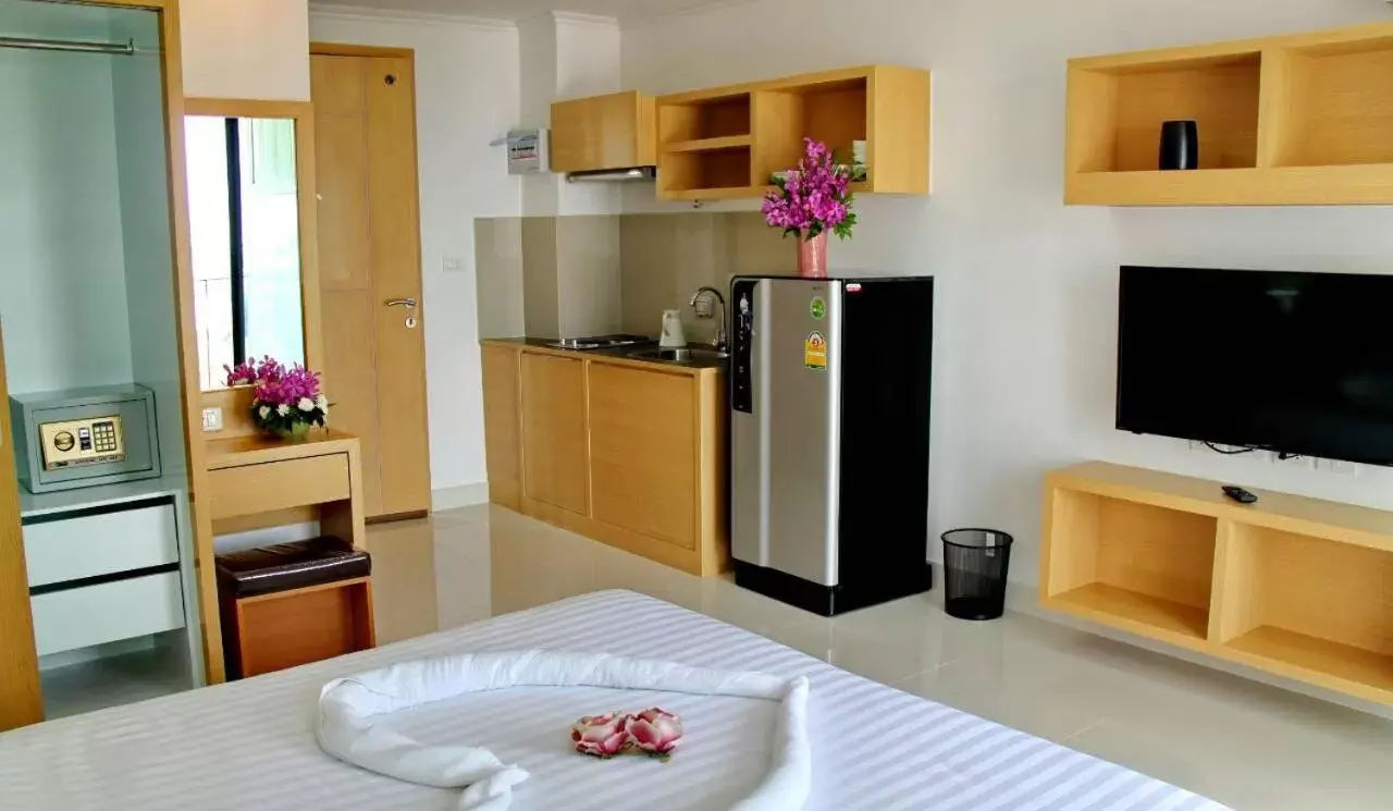 Kitchen/Kitchenette in Diana Garden Resort - SHA Extra Plus