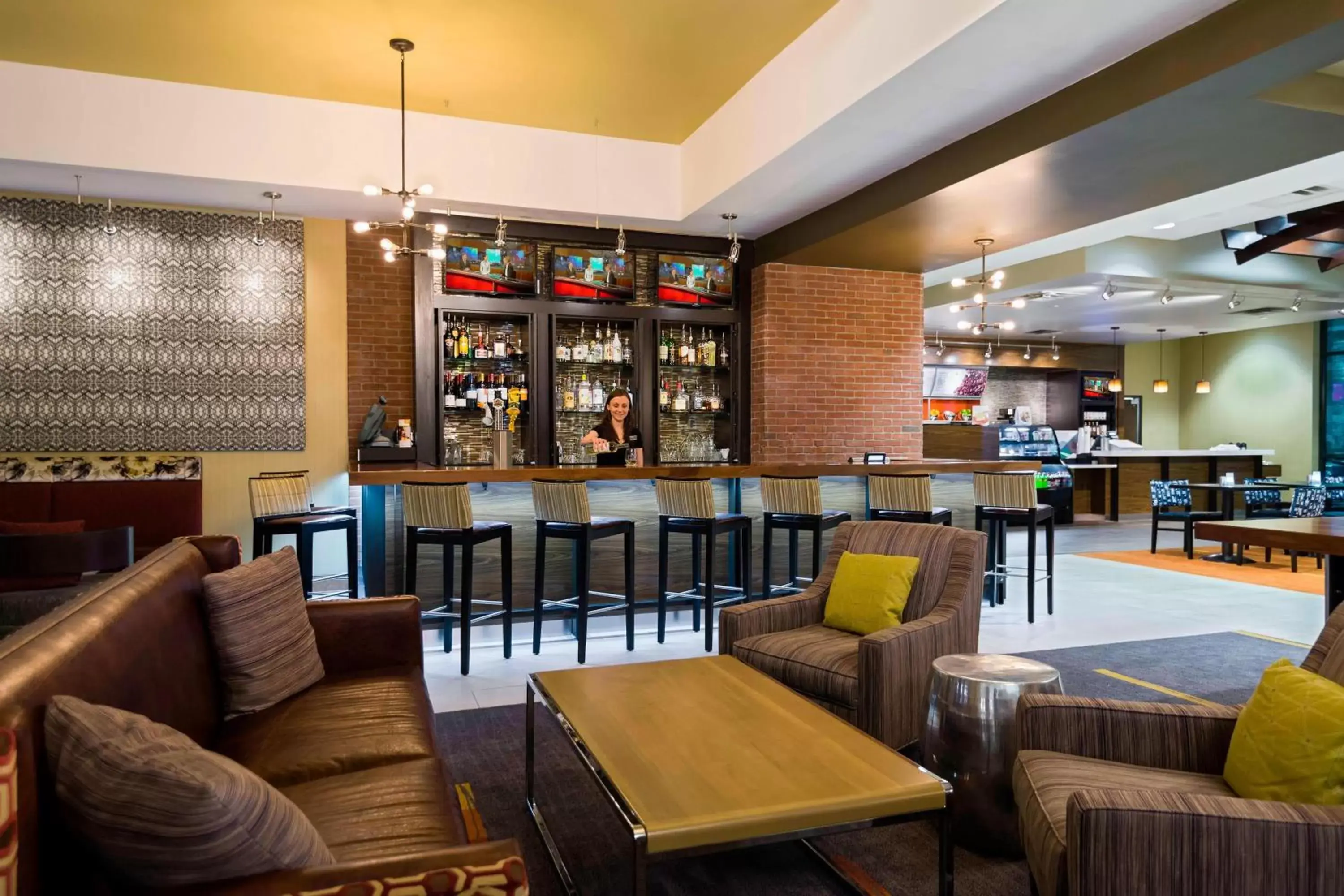 Lobby or reception, Lounge/Bar in Courtyard by Marriott Little Rock Downtown