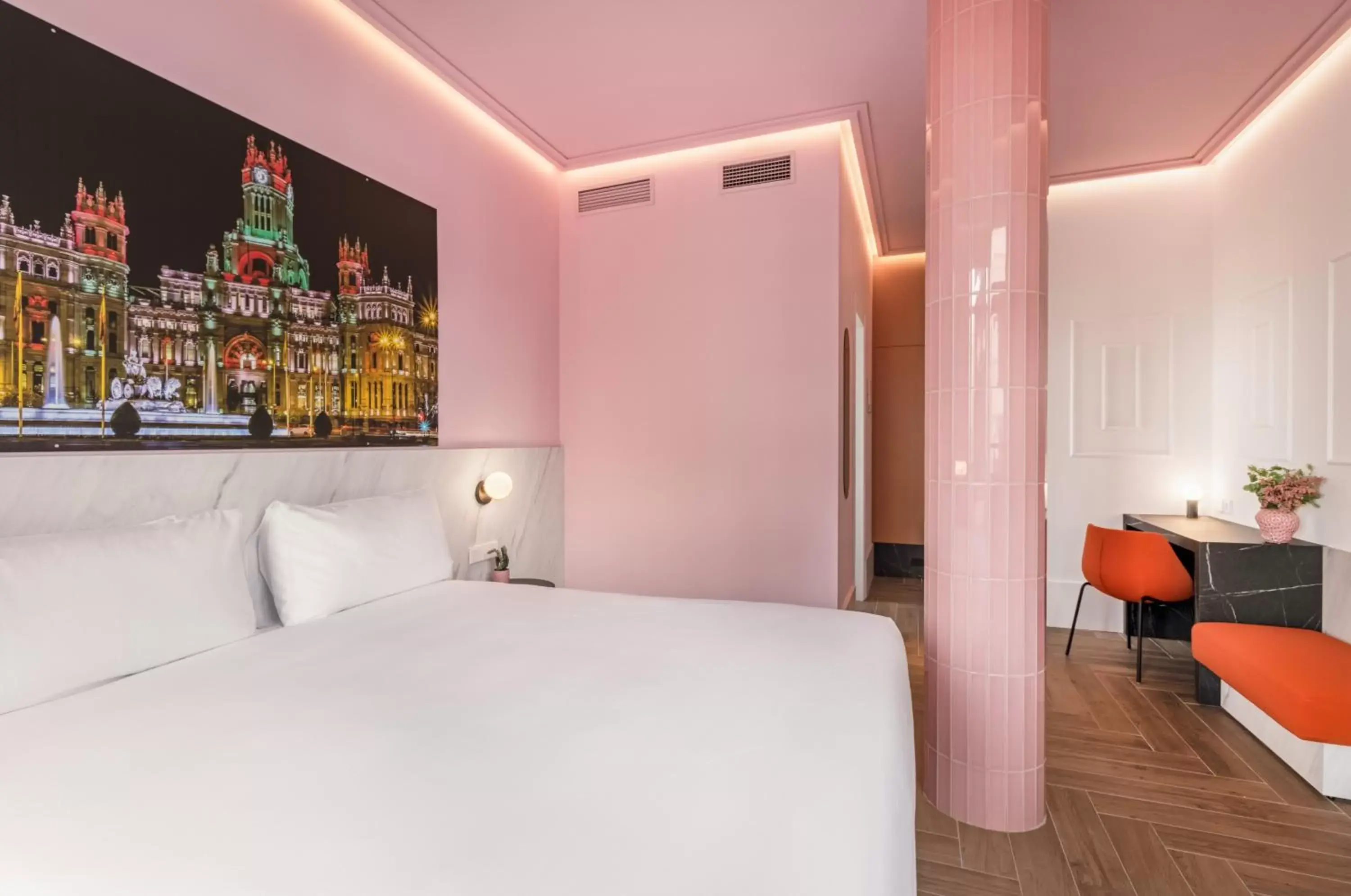 Bed in Ikonik Gran Vía Bed in Ikonik Gran Vía