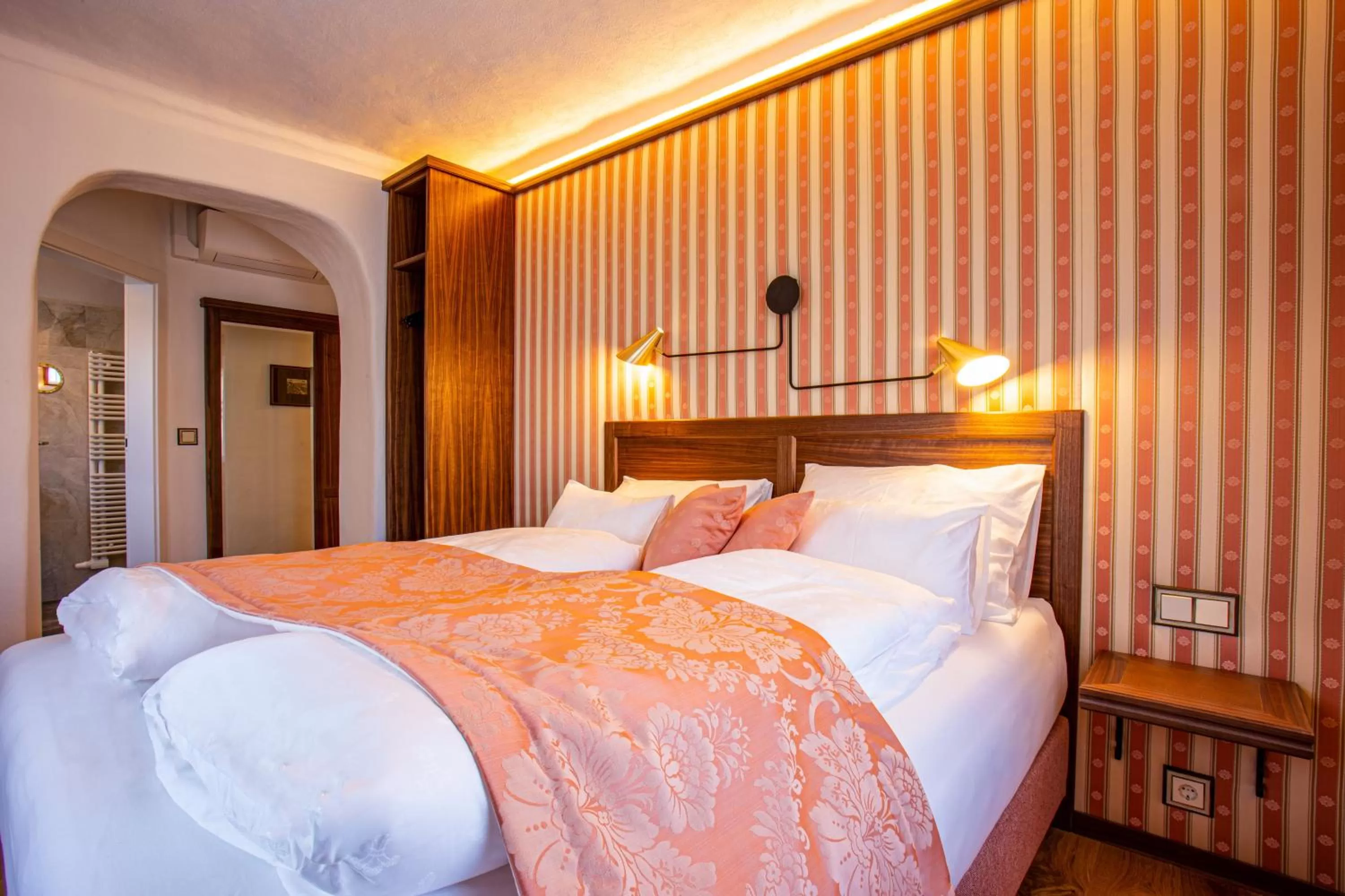 Bed in Gasthof Lend-Platzl