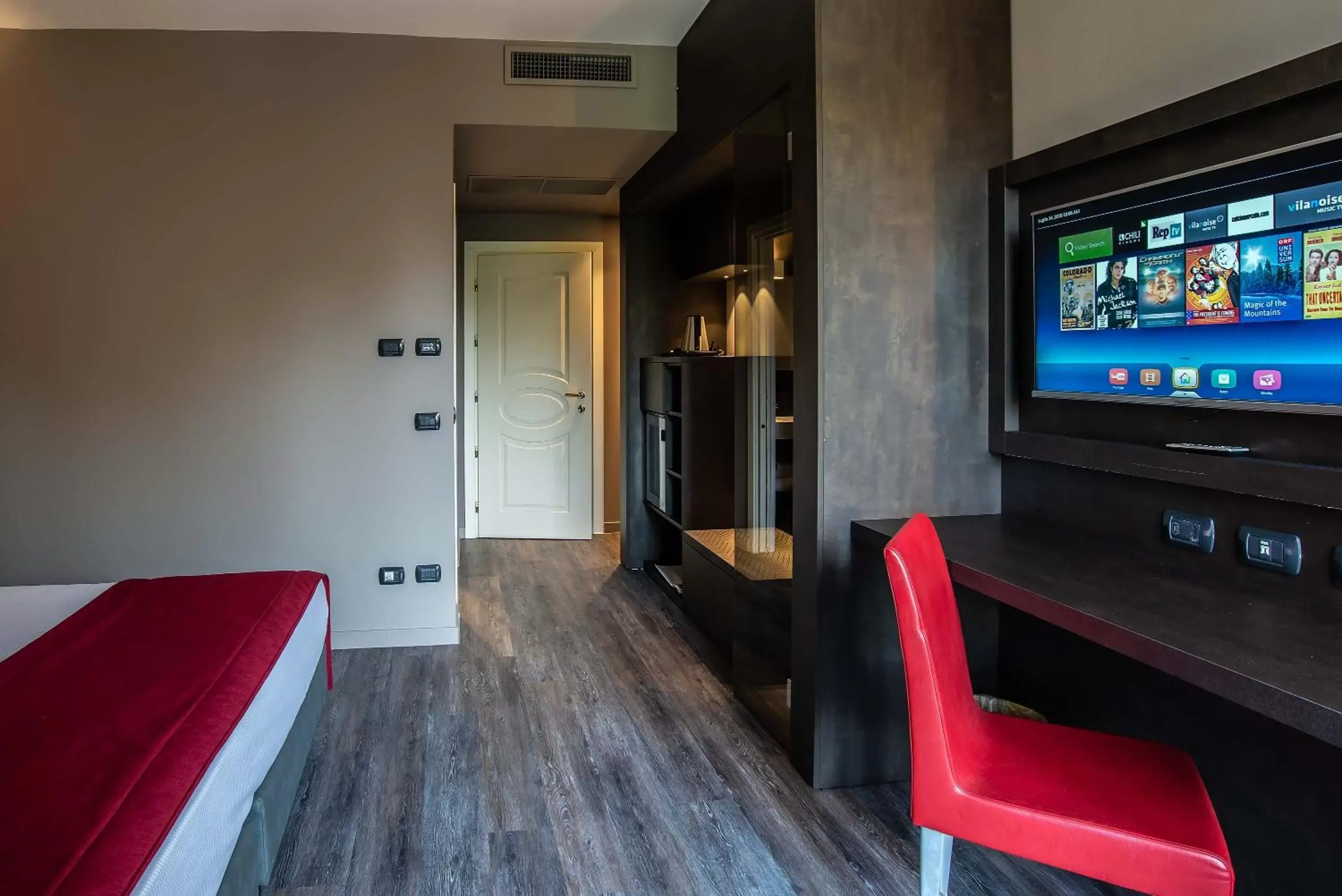 TV and multimedia, TV/Entertainment Center in Maranello Palace