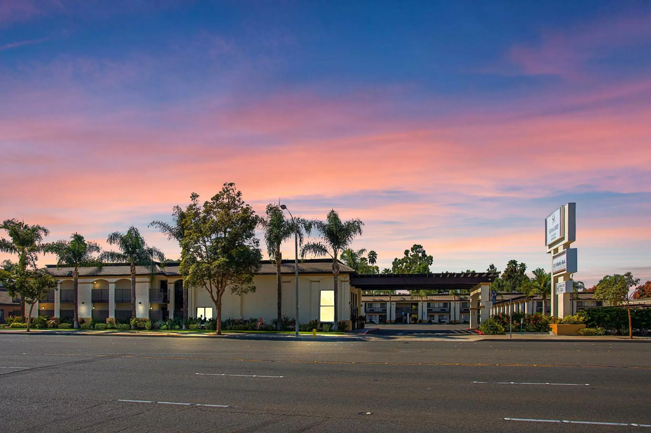 Night, Property Building in Stanford Inn & Suites Anaheim