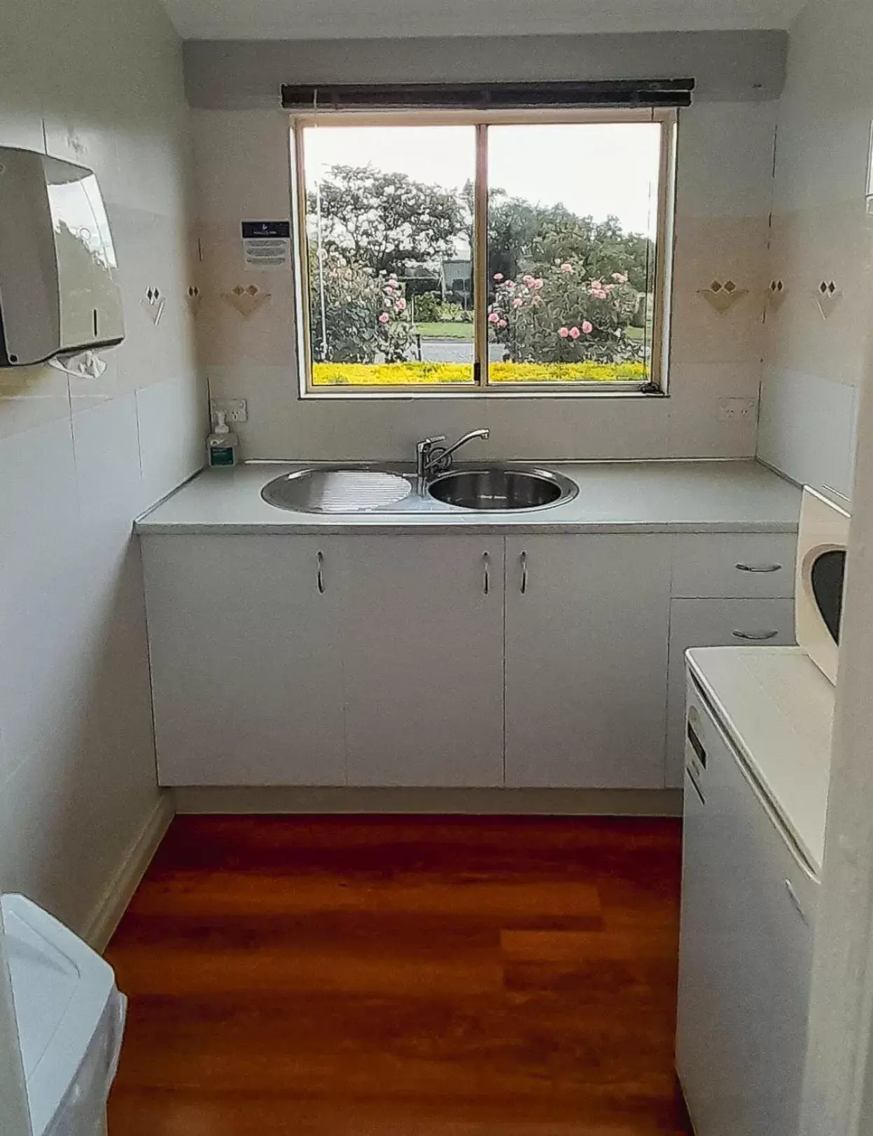 Kitchen/Kitchenette in Golfers Inn