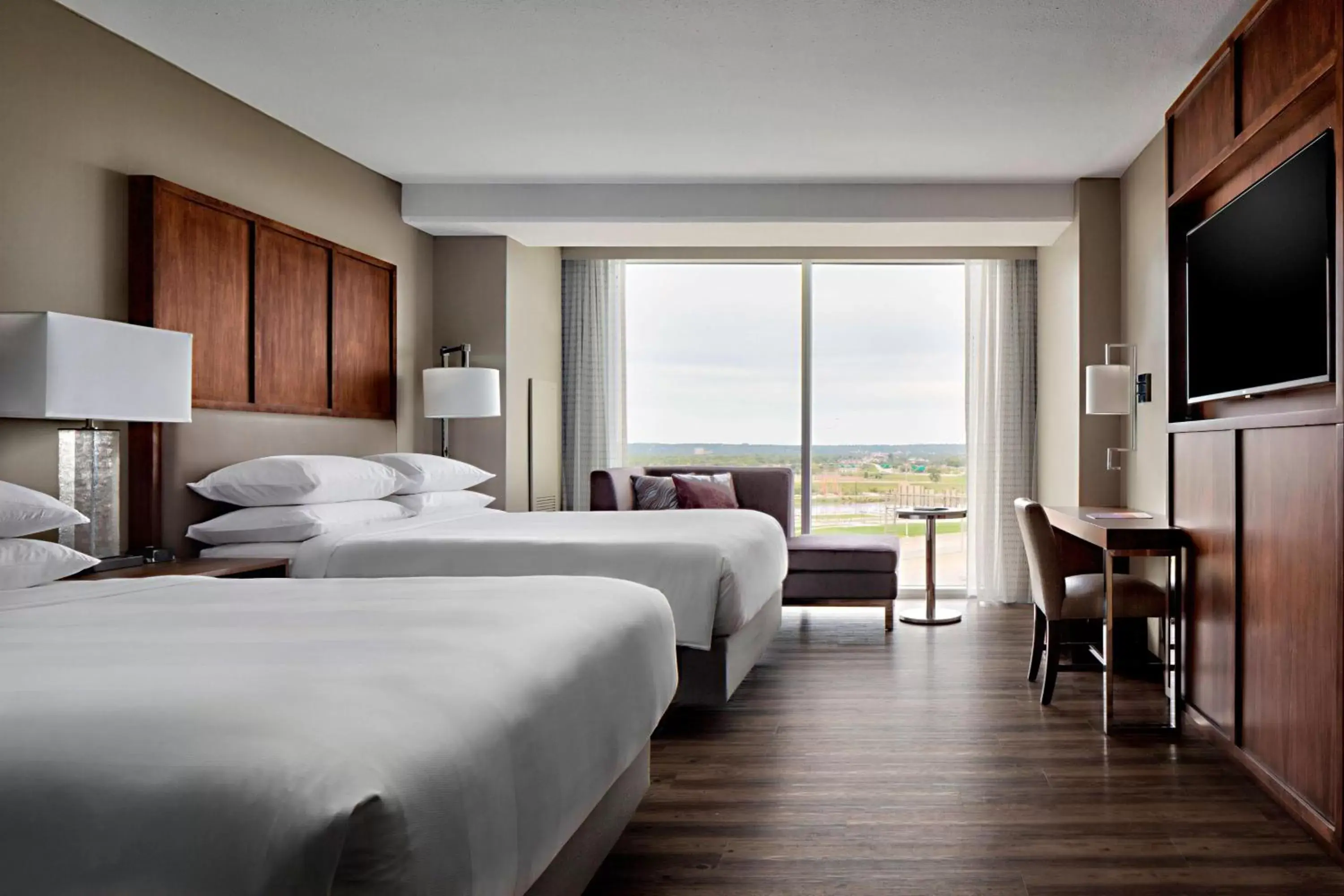 Photo of the whole room in Omaha Marriott Downtown at the Capitol District