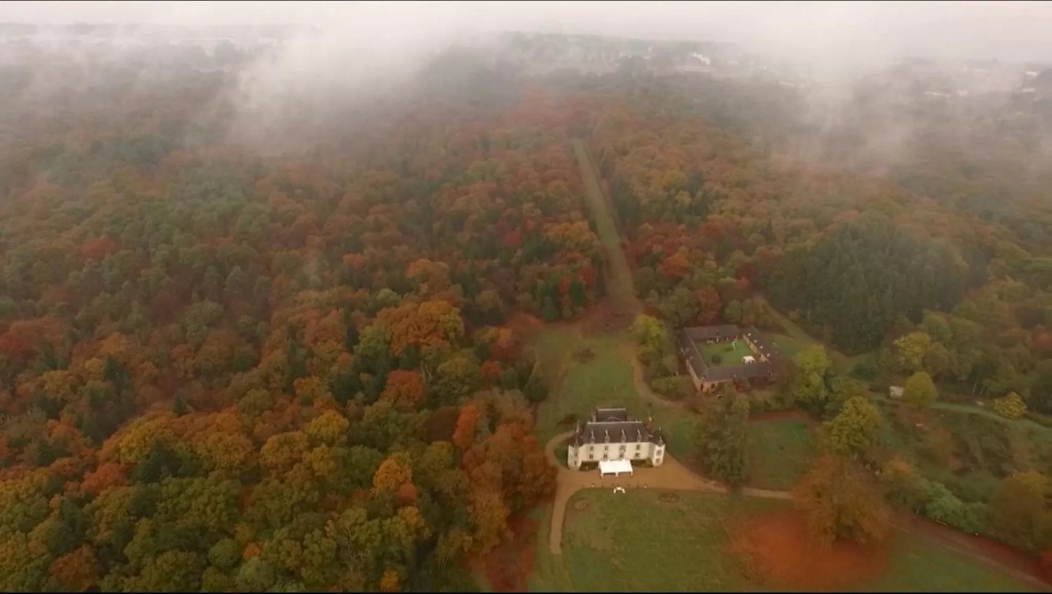 Garden view in Château de La Ville-Huë