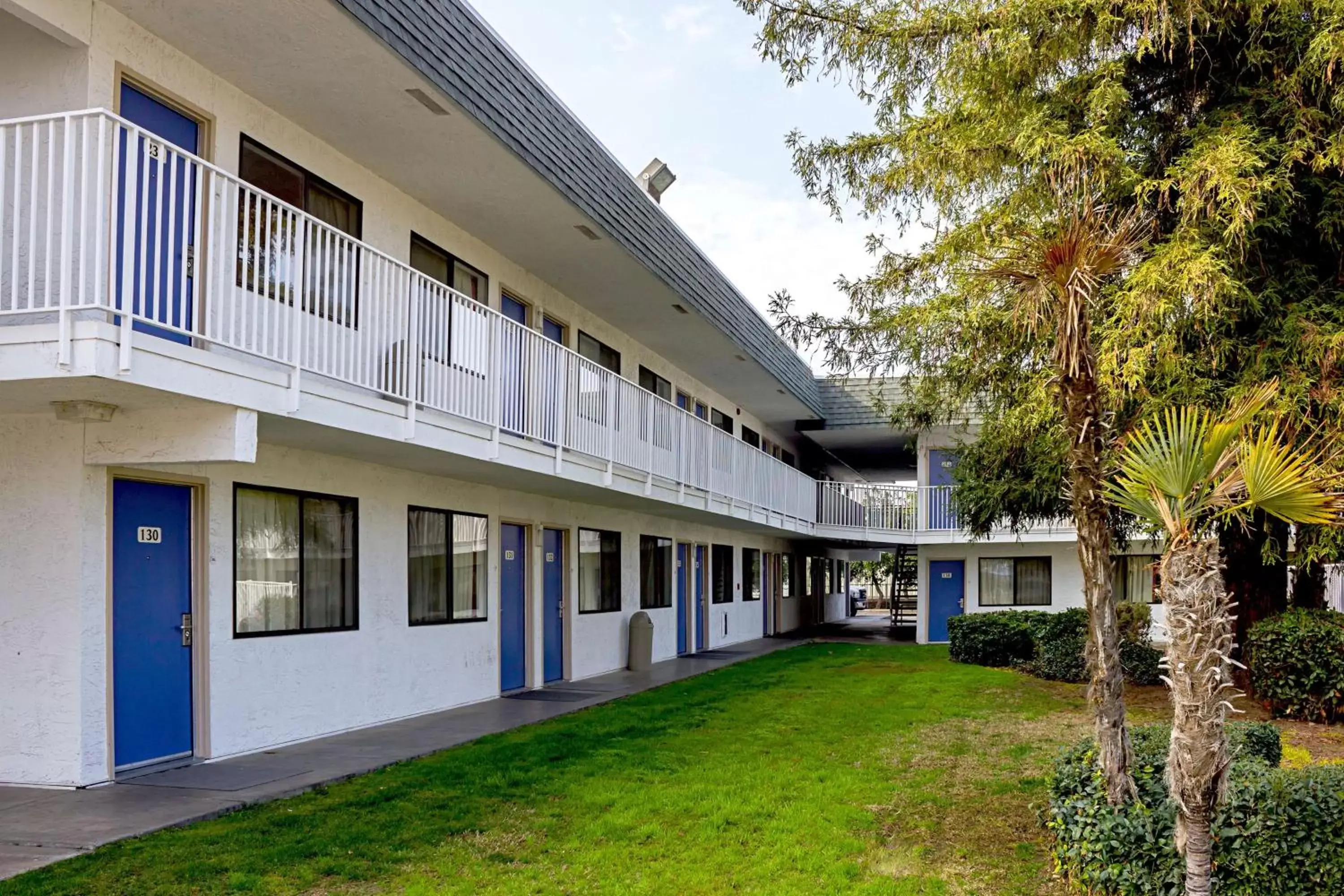 Property Building in Motel 6-Porterville, CA