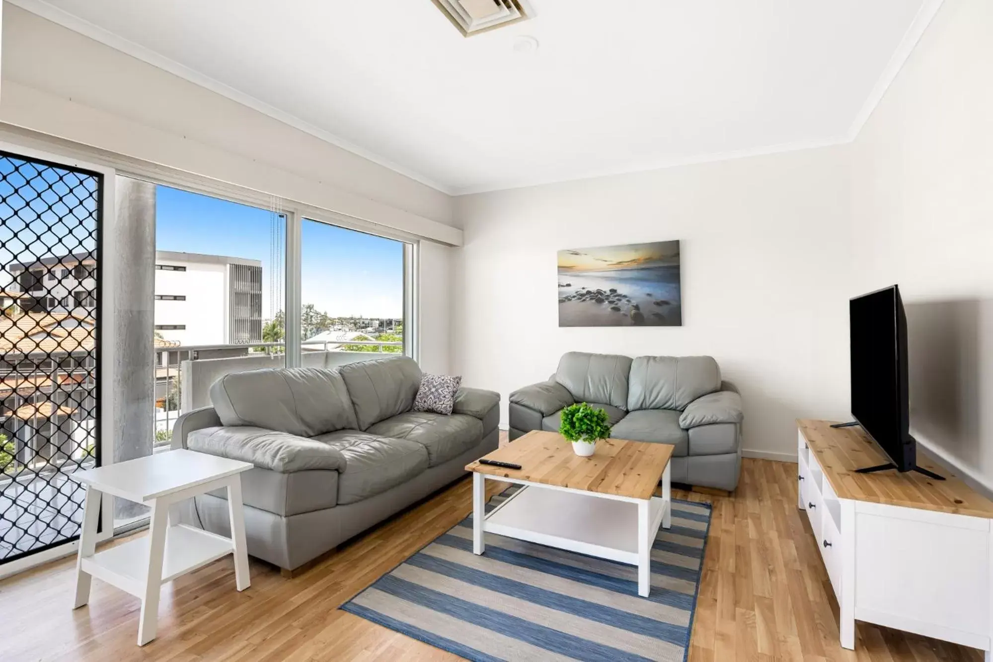 Living room, Seating Area in Central Motel Mooloolaba and Apartments