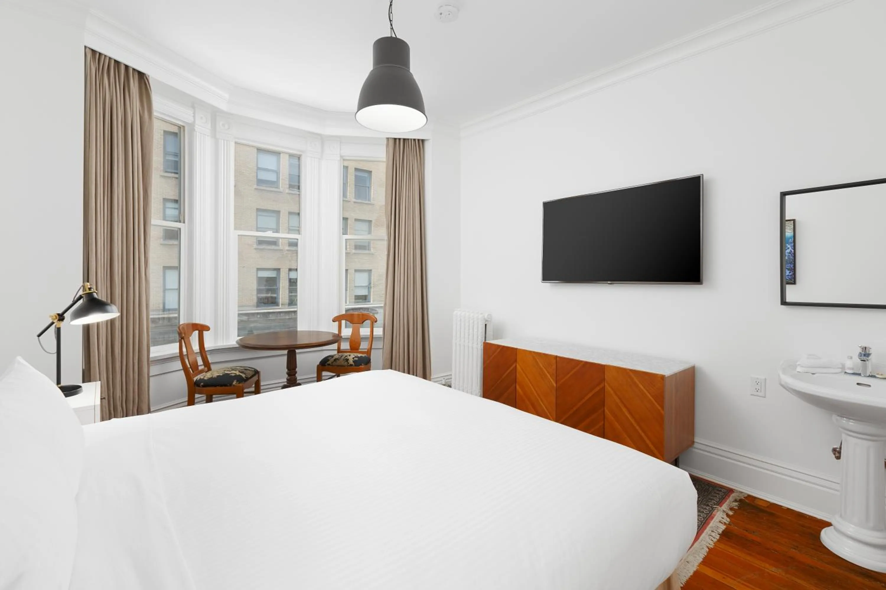 Bedroom, Bed in Victorian Hotel