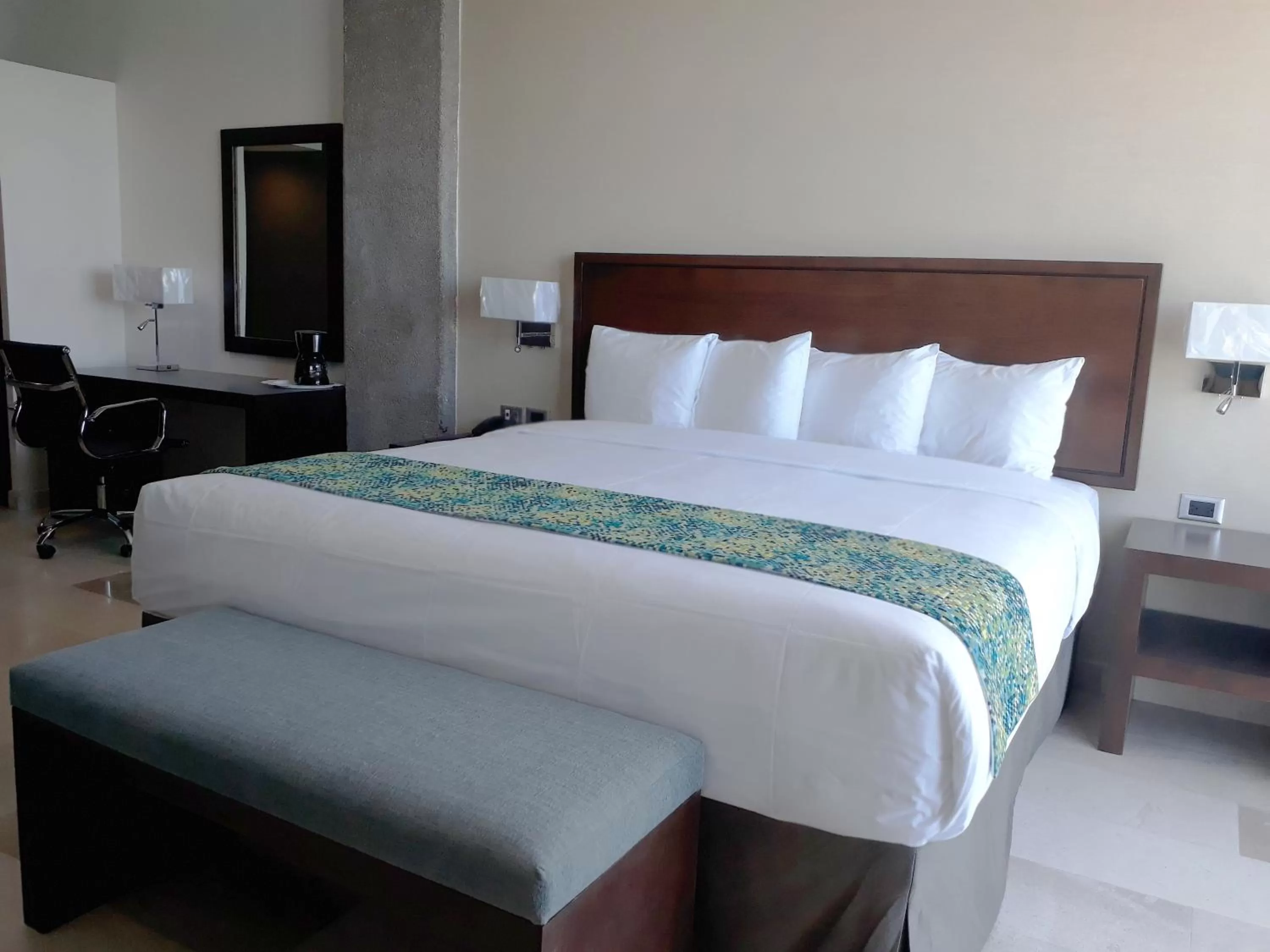 Bedroom, Bed in Seven Crown La Paz Malecon