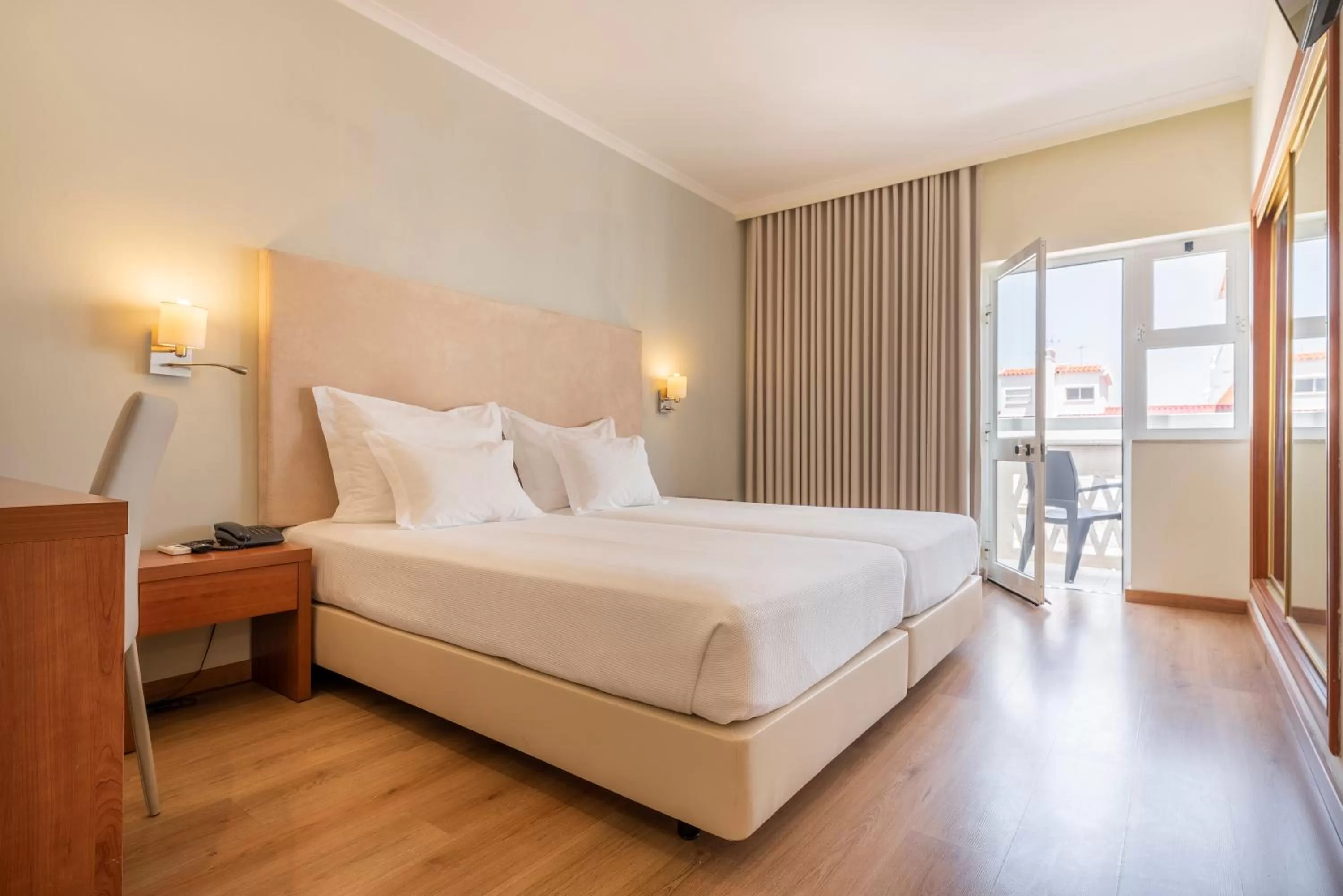 Comfort Double or Twin Room with Balcony - single occupancy in Hotel Baía De Monte Gordo