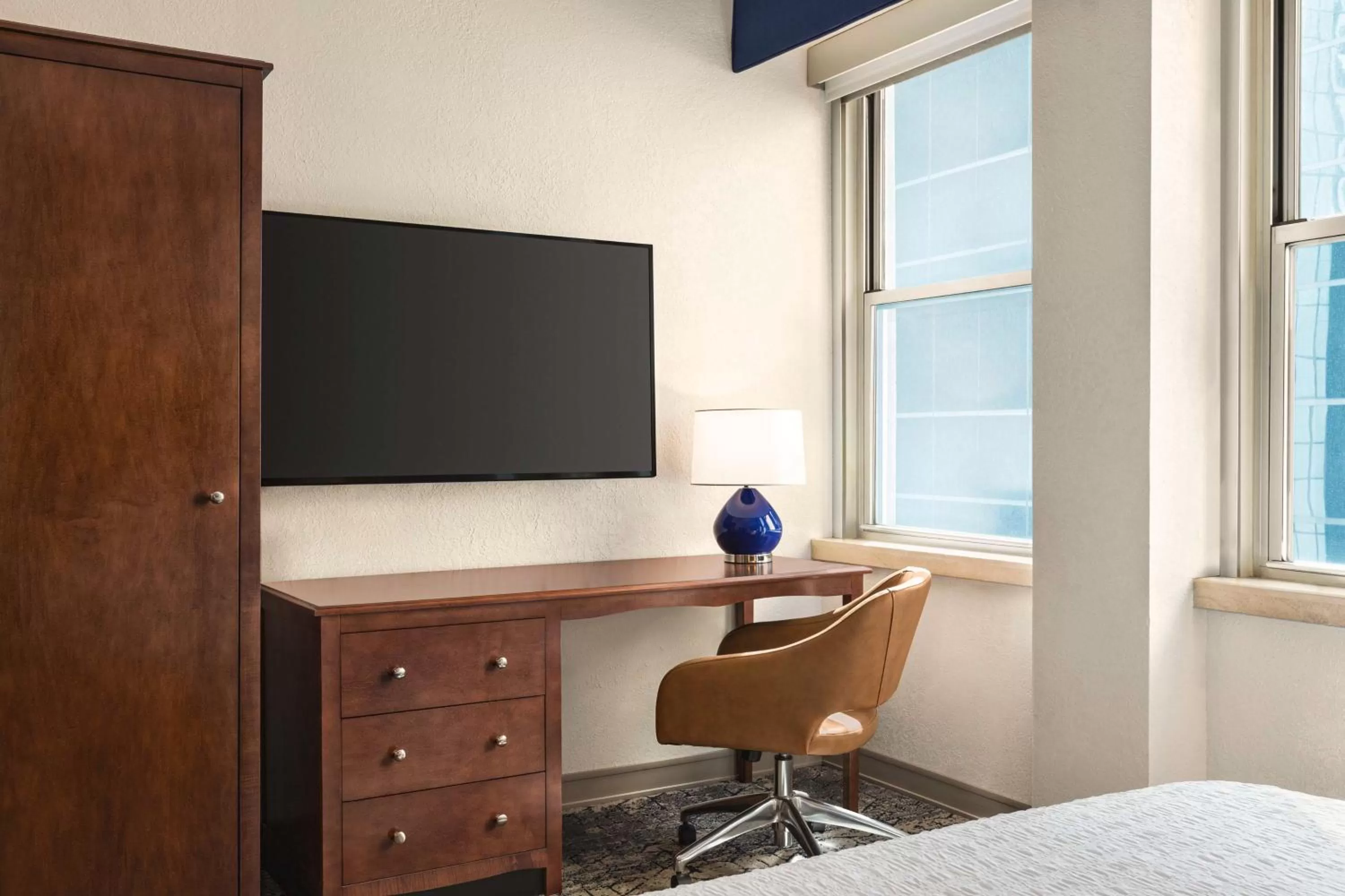 Bedroom in Hampton Inn Manhattan/Downtown- Financial District