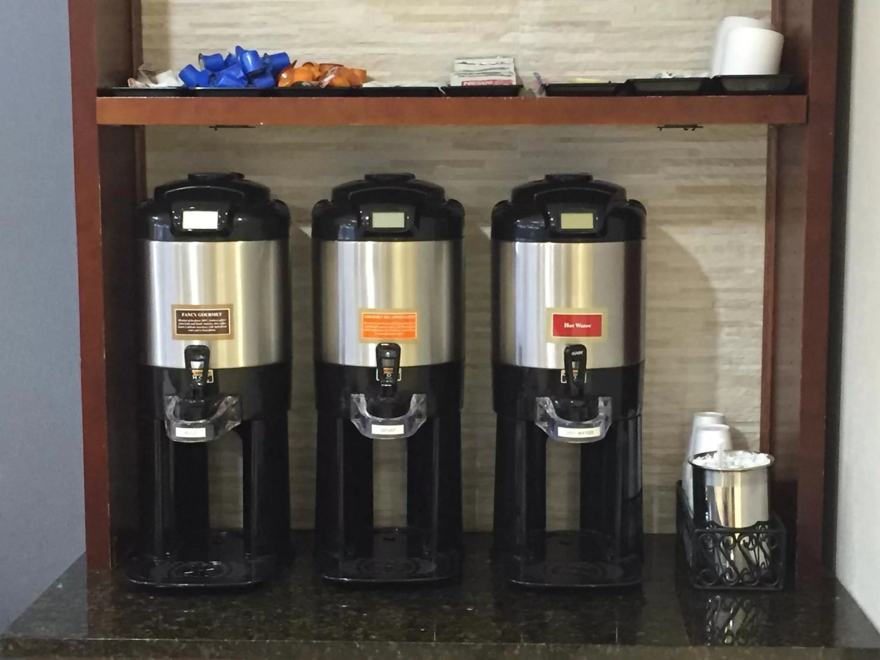 Restaurant/places to eat in SummerPlace Inn