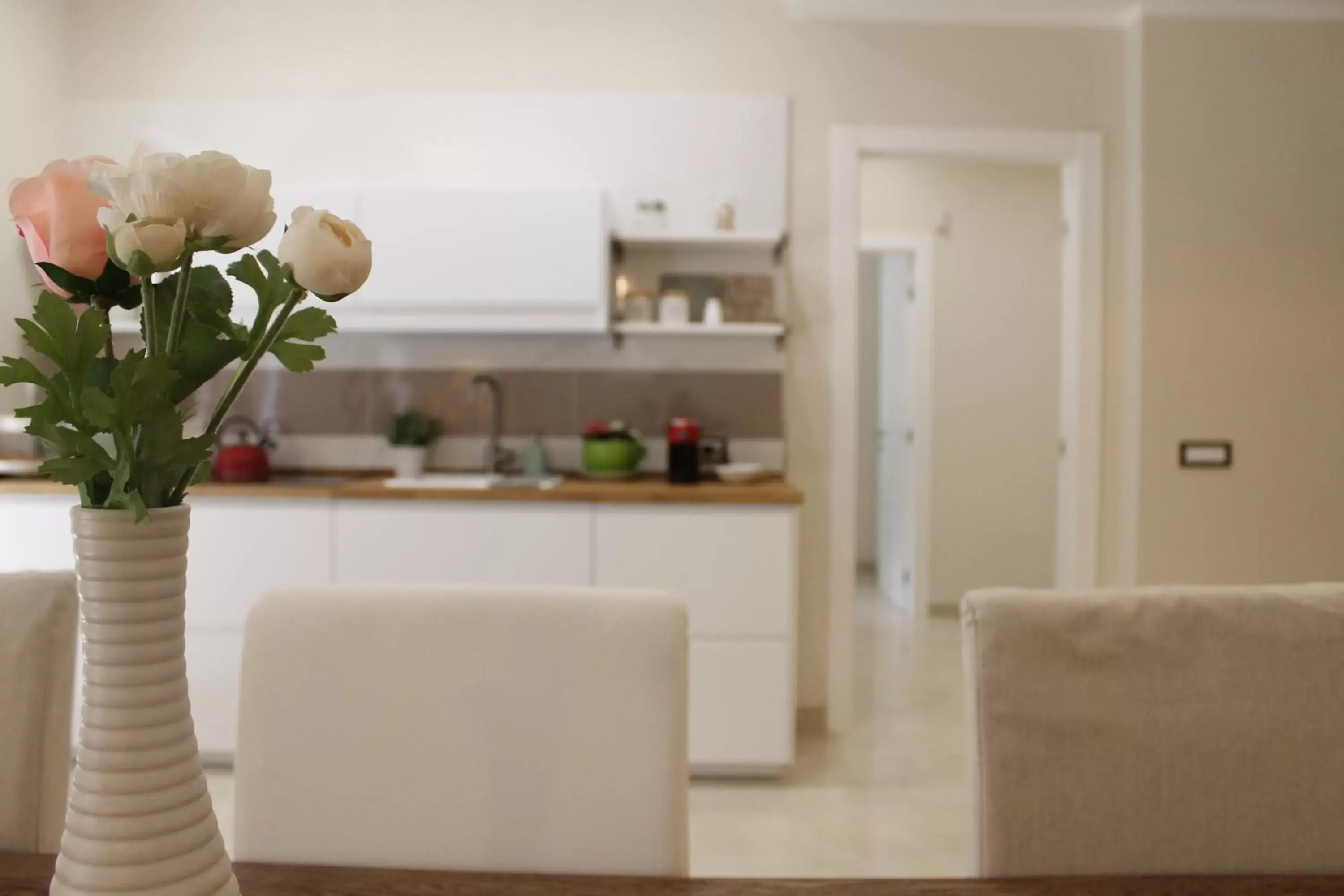 Dining area, Kitchen/Kitchenette in HomeAway Salerno