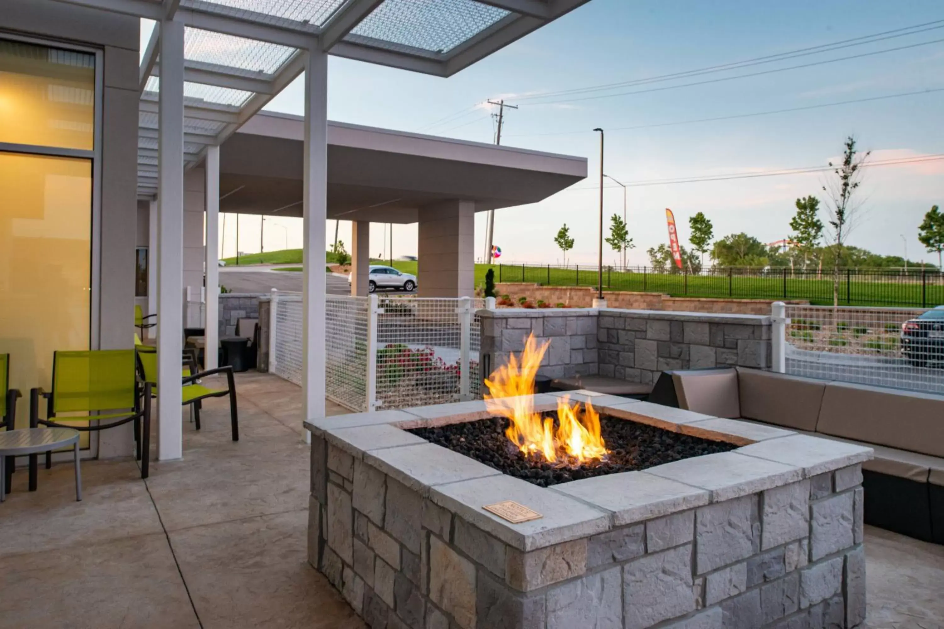 Property building, BBQ Facilities in SpringHill Suites by Marriott Kansas City Northeast