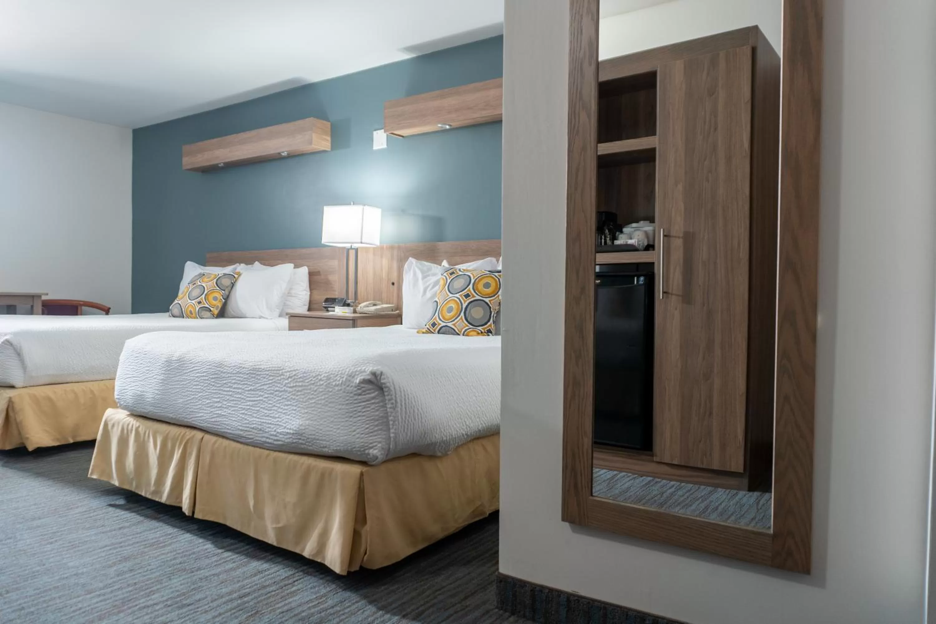 Bed in Days Inn by Wyndham Niagara Falls Centre St By the Falls