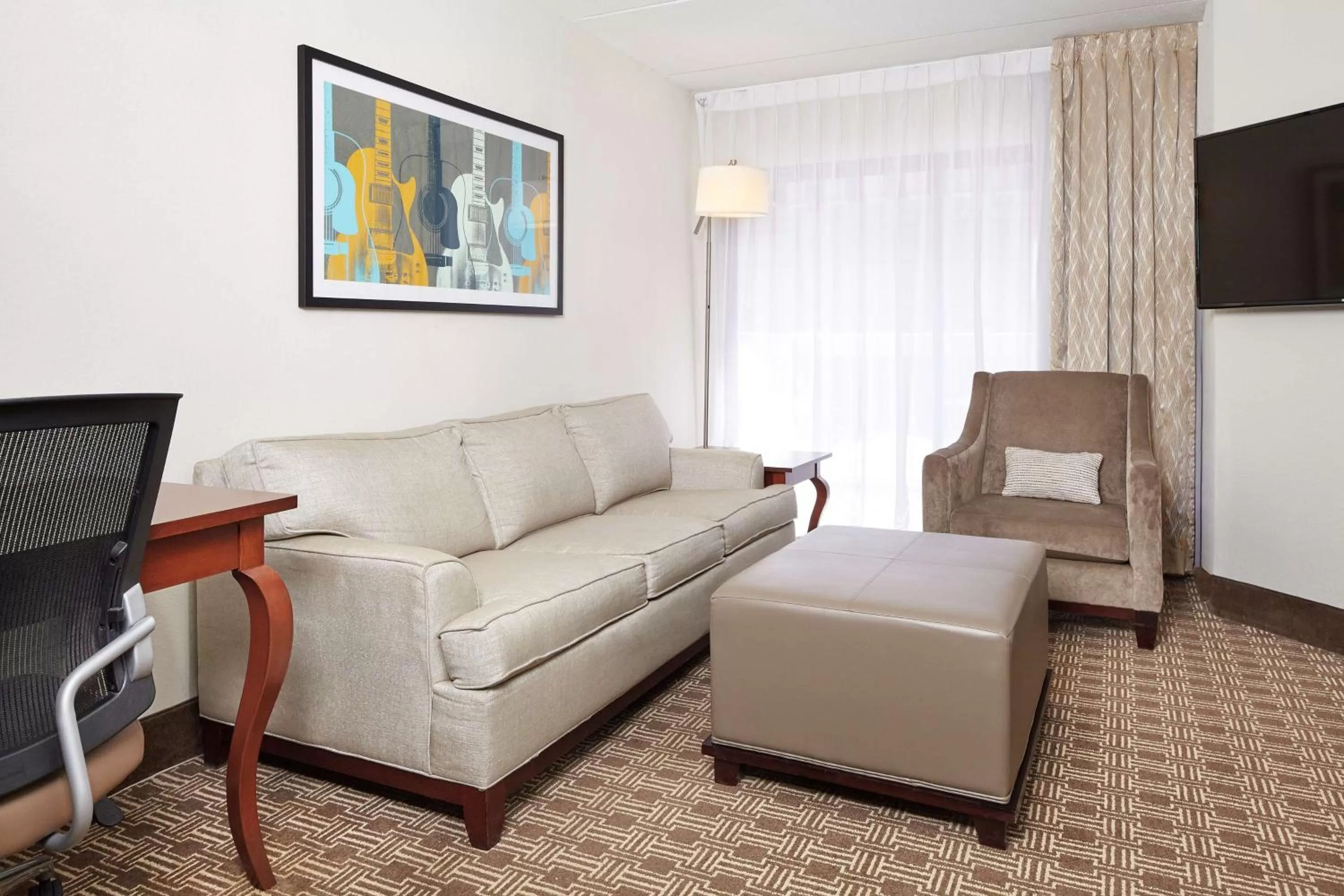 Living room in DoubleTree Suites by Hilton Nashville Airport