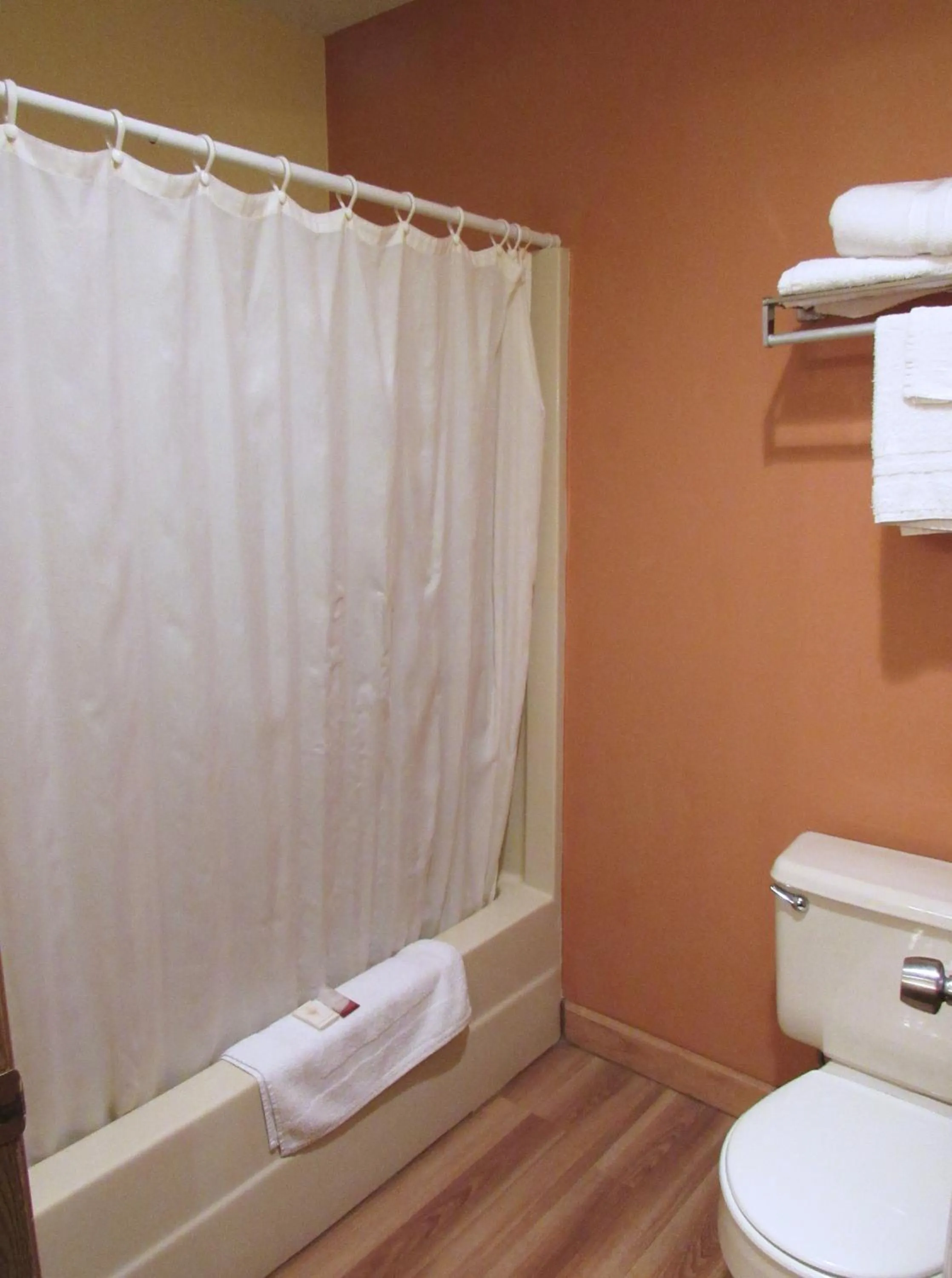 Bathroom in RedRock Inn Sioux Falls