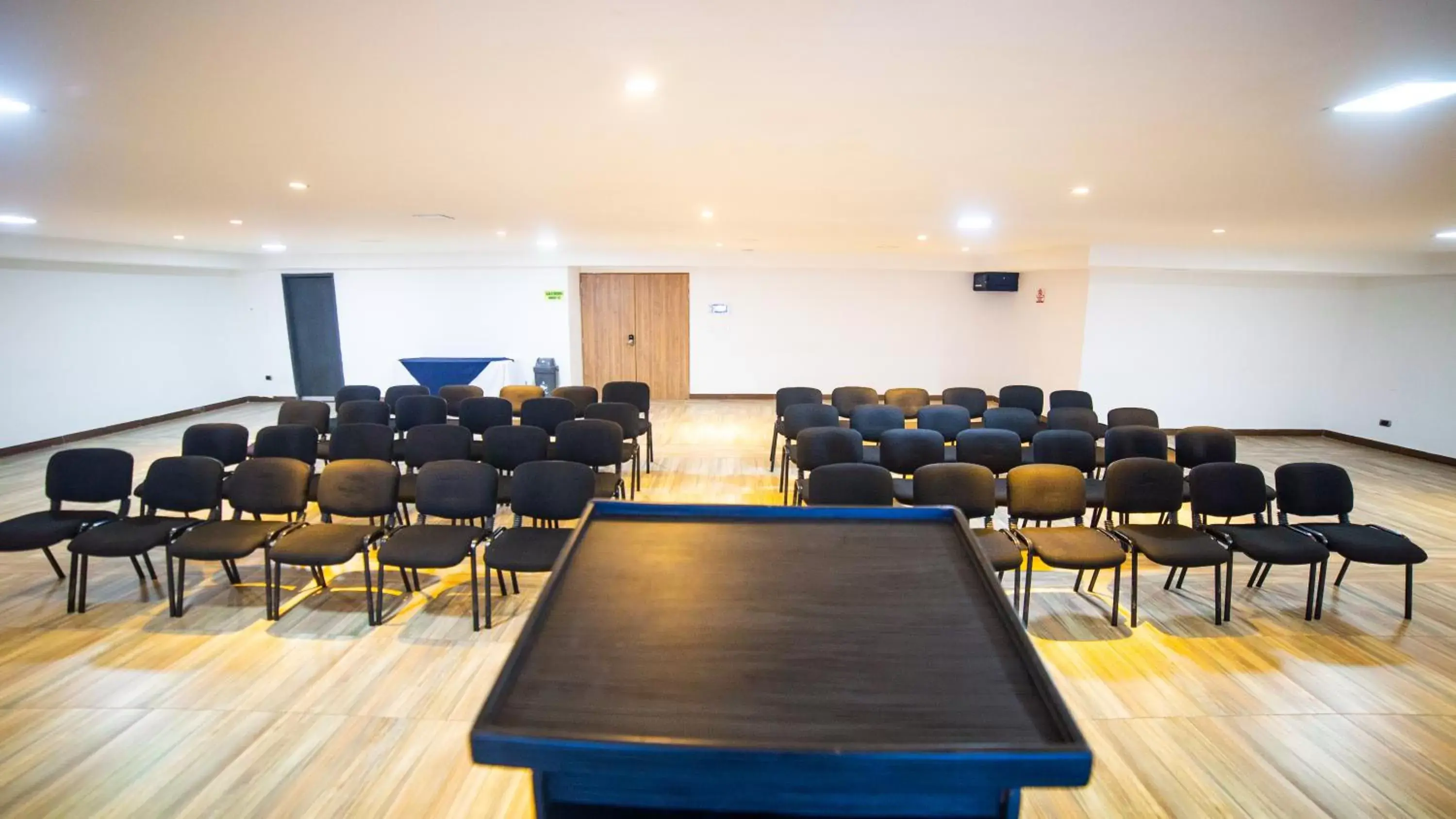 Meeting/conference room in Azor Hotel Cali Versalles