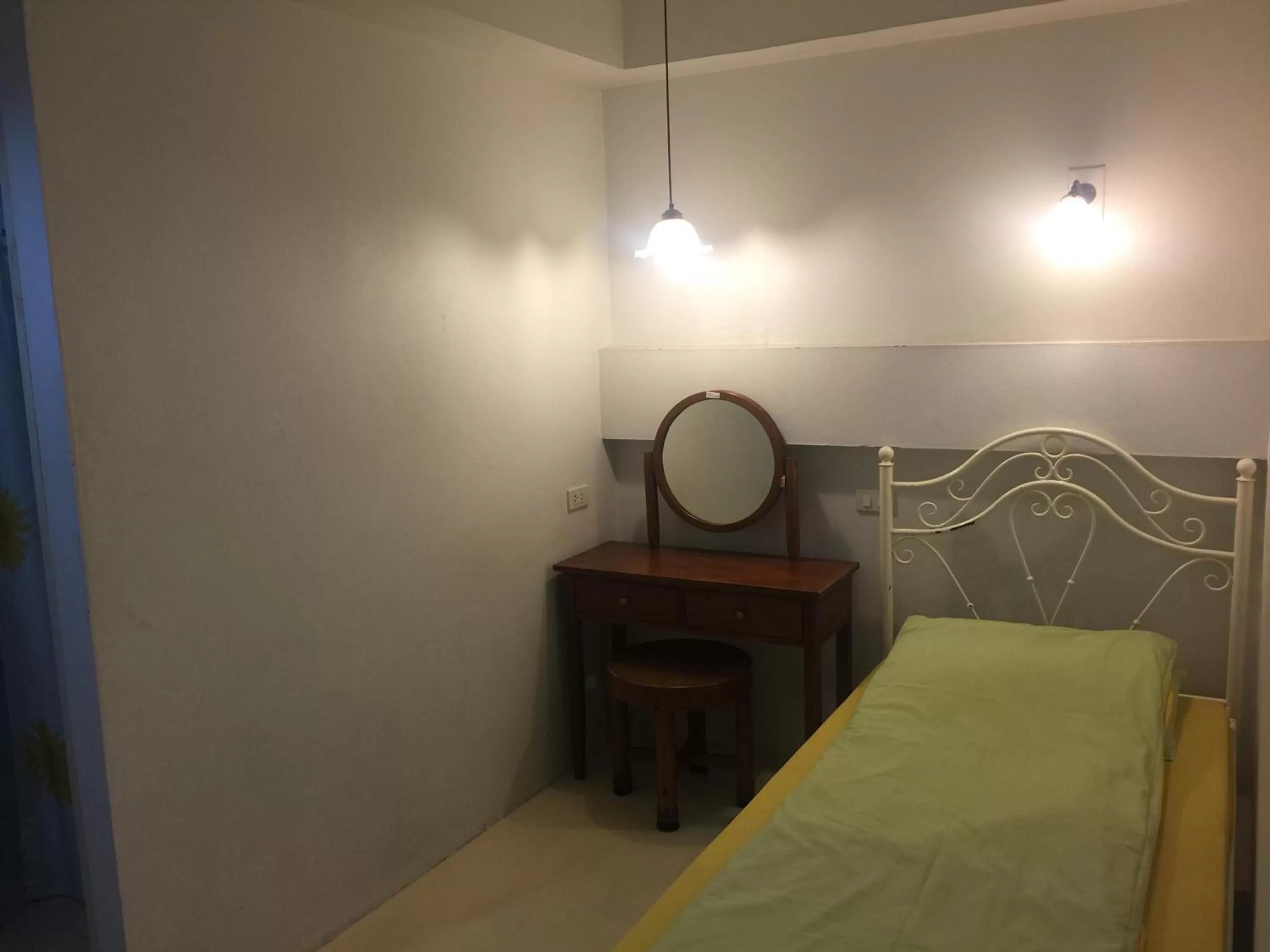 Bedroom, Bed in Roof View Place