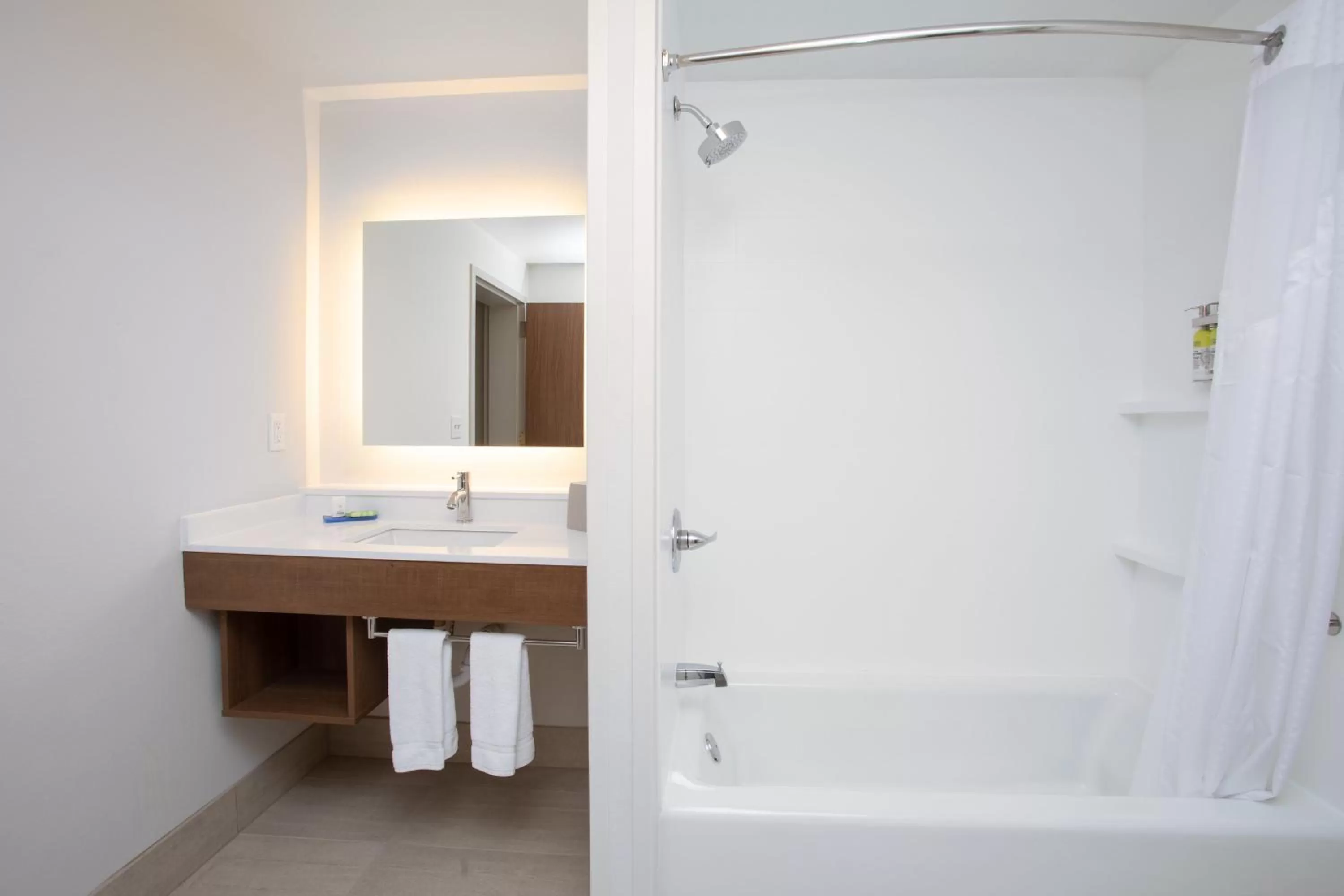 Bathroom in Holiday Inn Express & Suites - Goodland I-70 by IHG