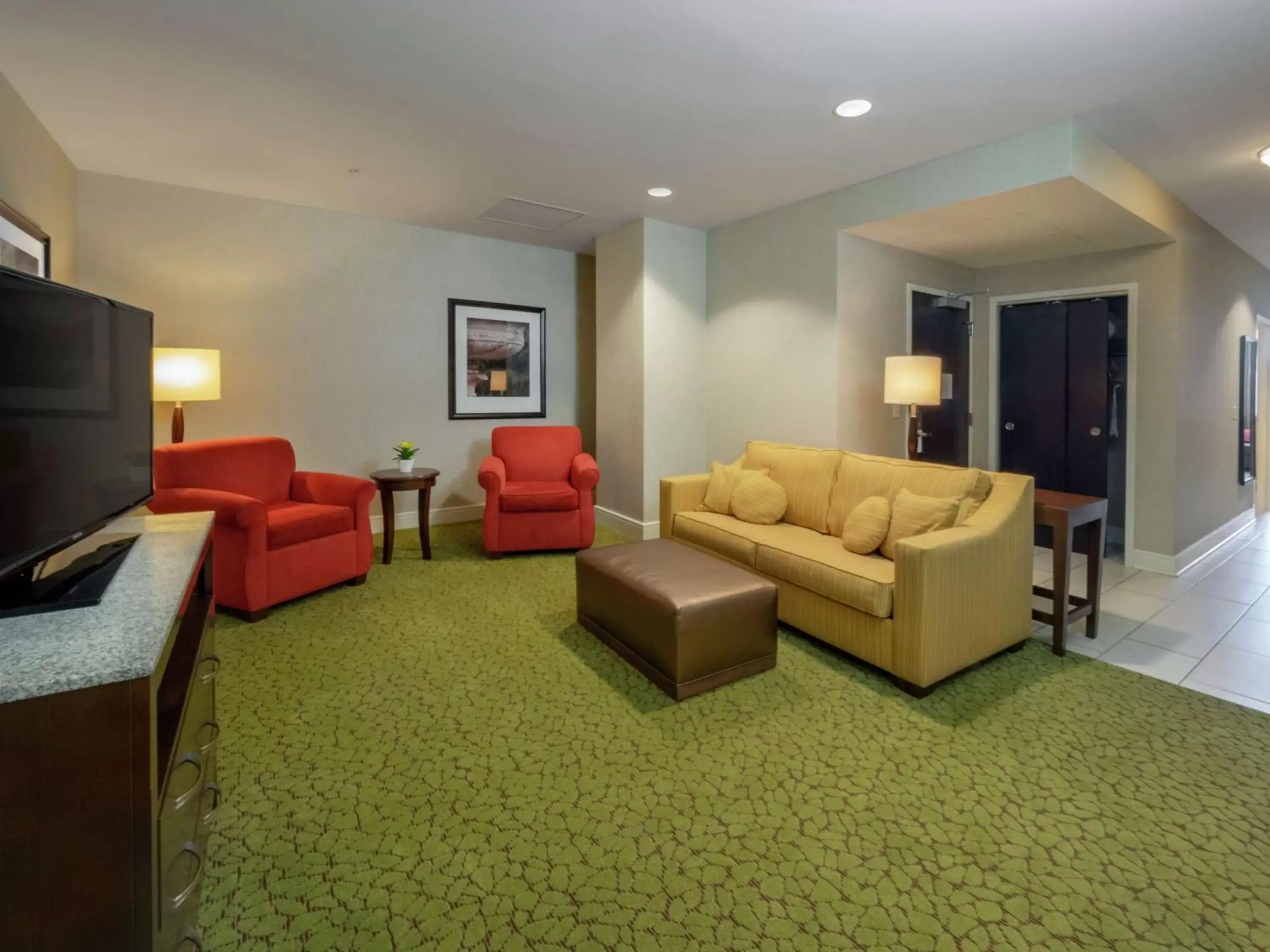 Living room, Seating Area in The Hilton Garden Inn Buffalo-Downtown