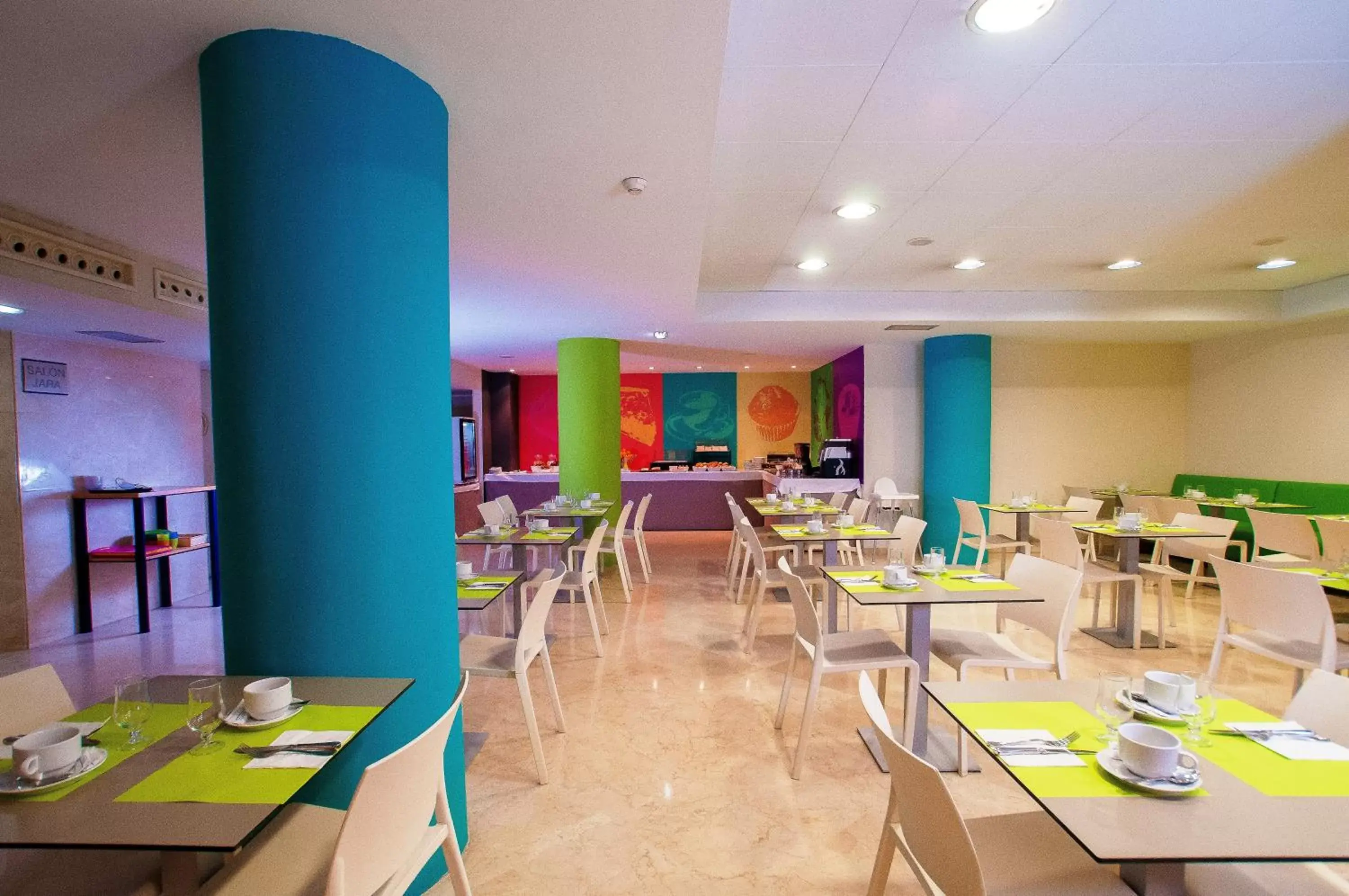 Restaurant/Places to Eat in Ibis Styles Zaragoza Ramiro I