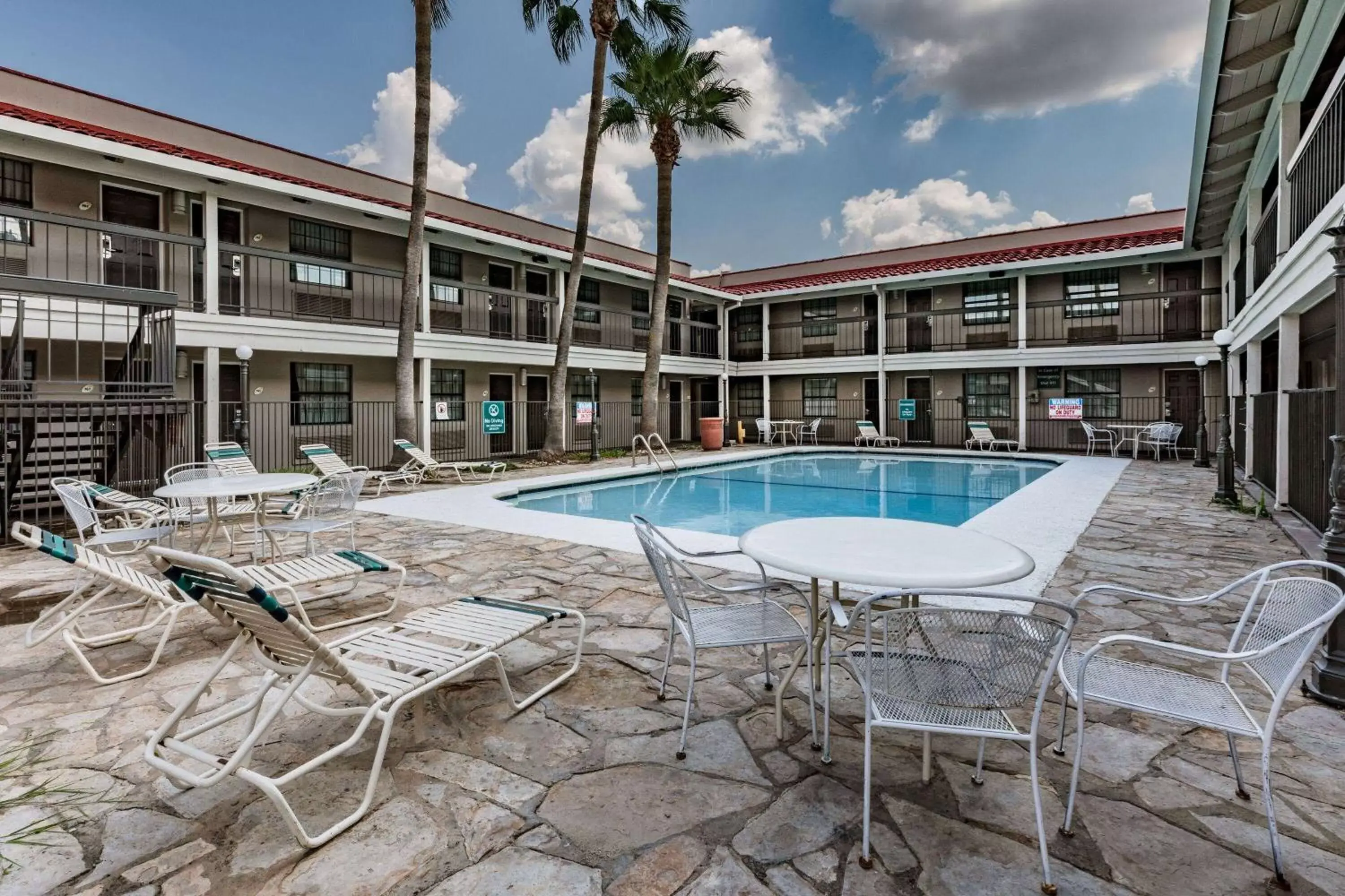 Pool view, Swimming Pool in La Quinta Inn by Wyndham Laredo I-35