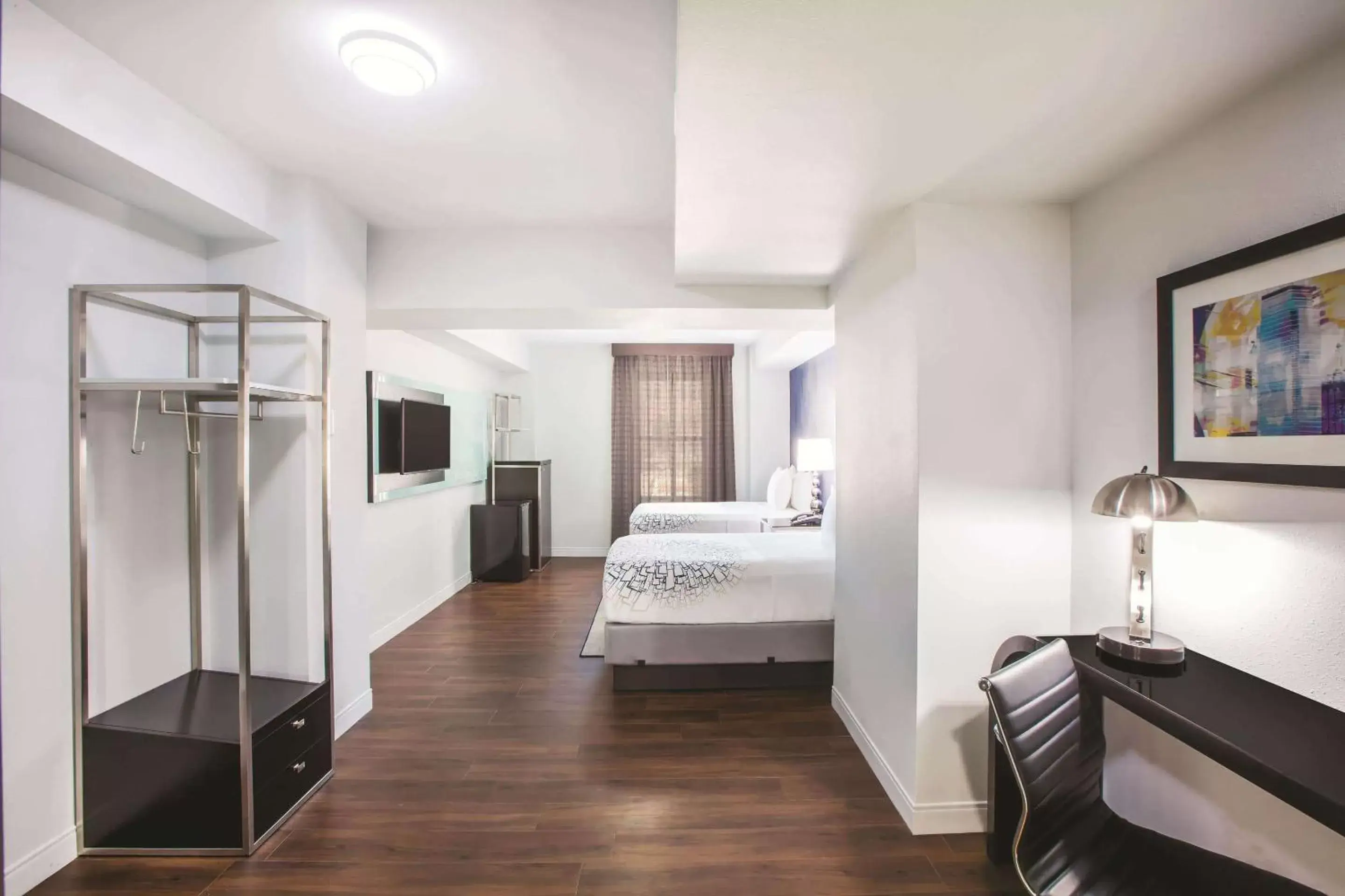 Photo of the whole room, Bed in Holiday Inn Express - Dallas Downtown by IHG Photo of the whole room, Bed in Holiday Inn Express - Dallas Downtown by IHG