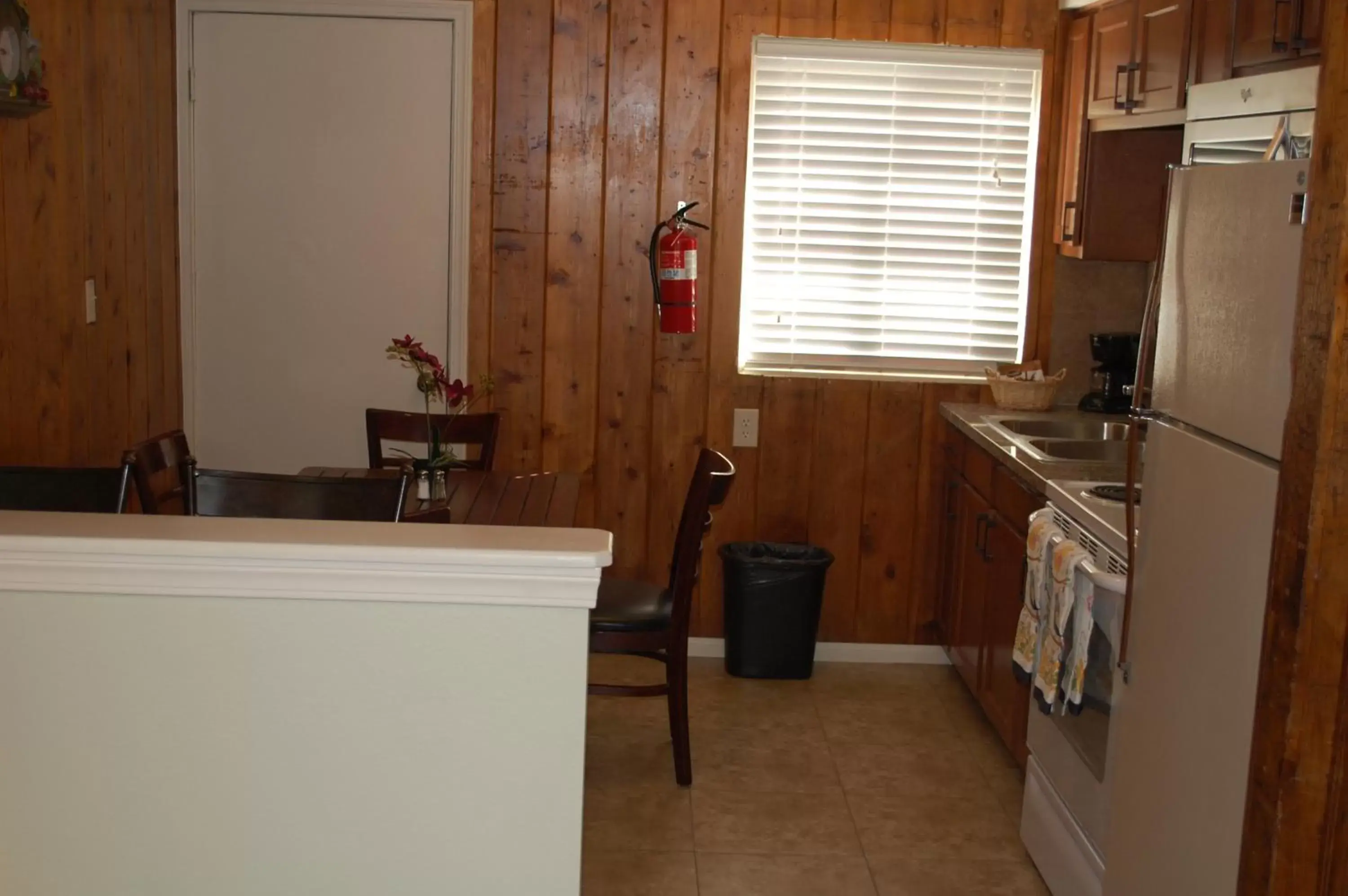 Kitchen or kitchenette, Kitchen/Kitchenette in El Rancho Motel