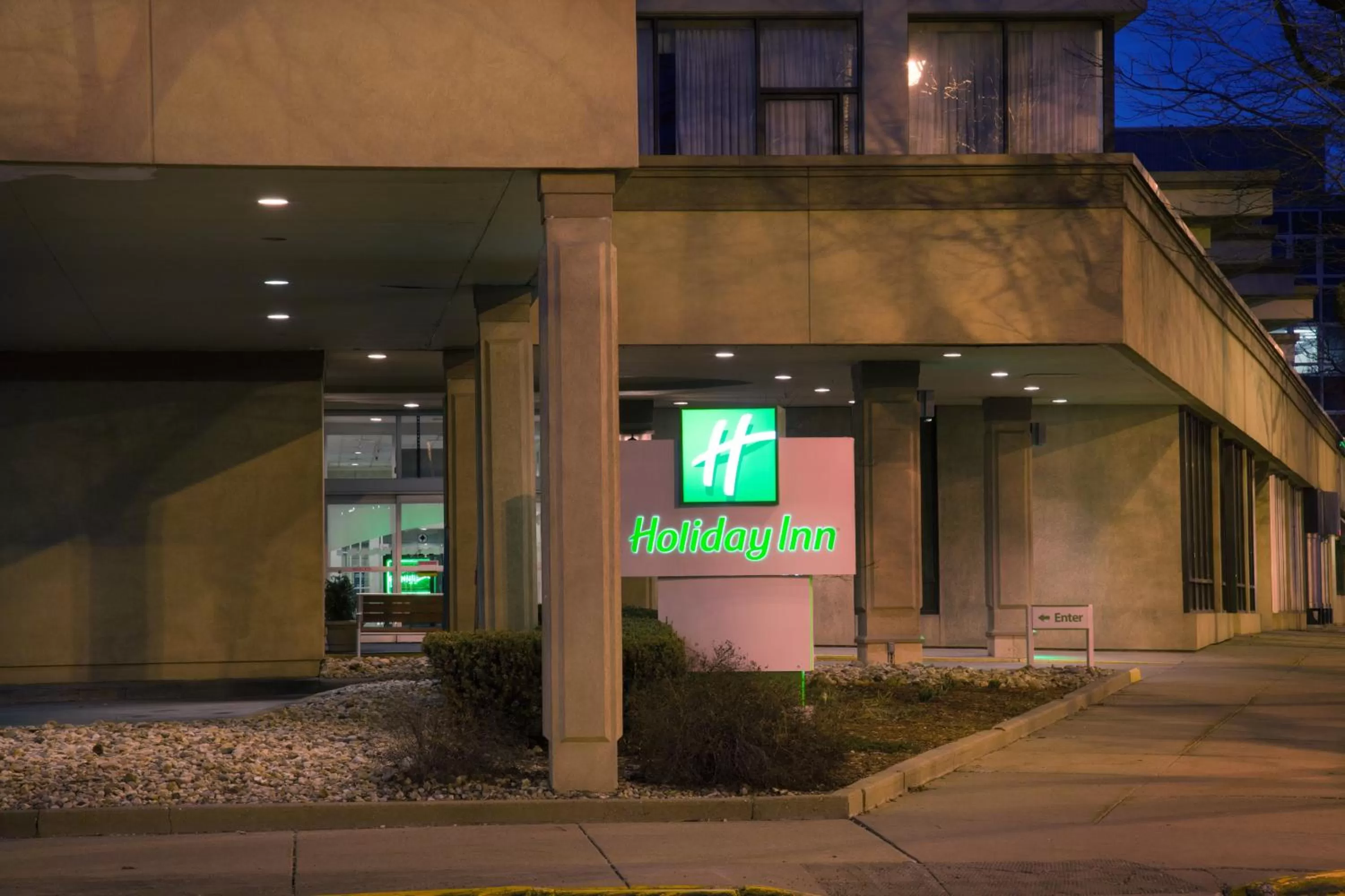 Property building in Holiday Inn Rock Island-Quad Cities by IHG