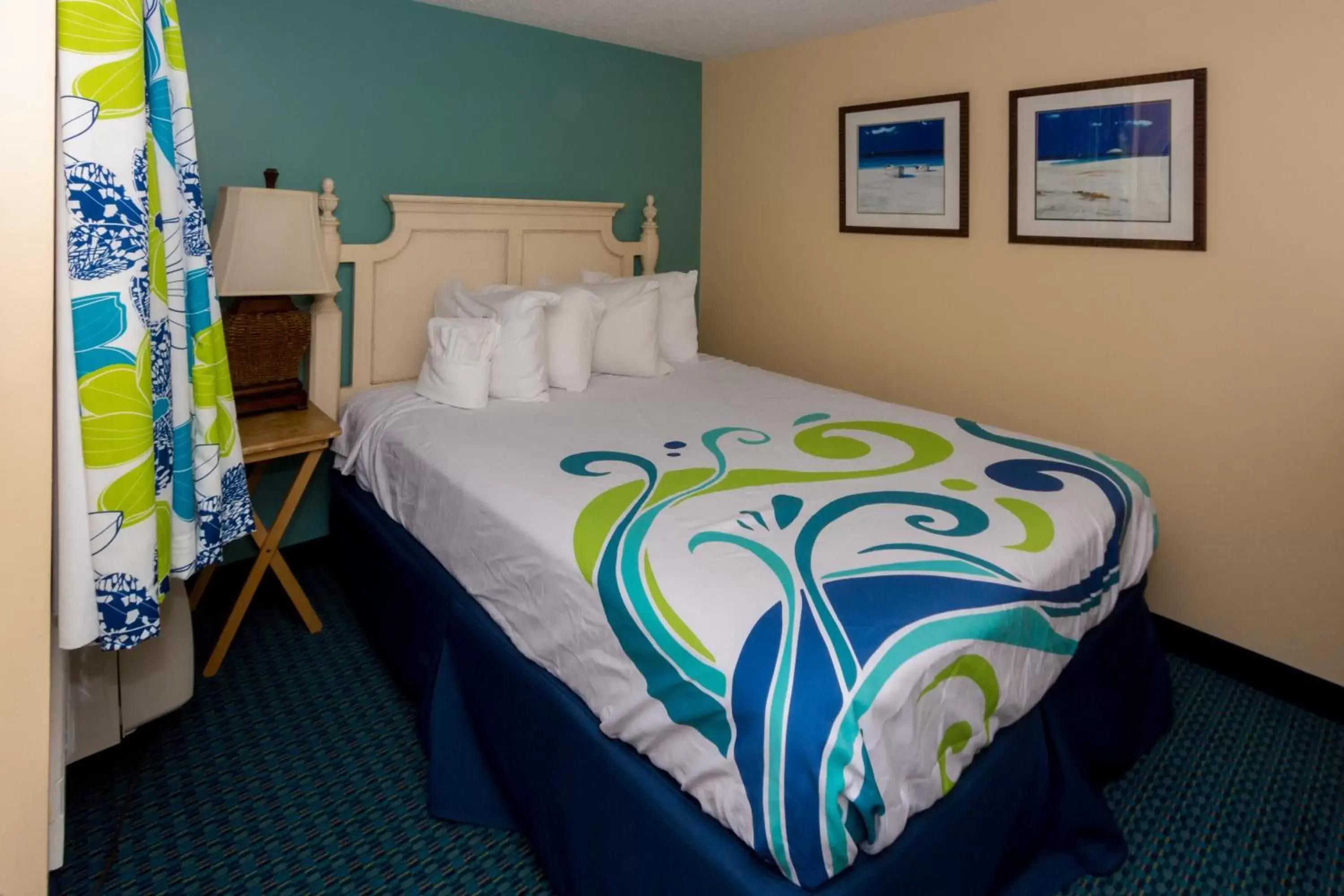 Bed in Peppertree by the Sea by Capital Vacations