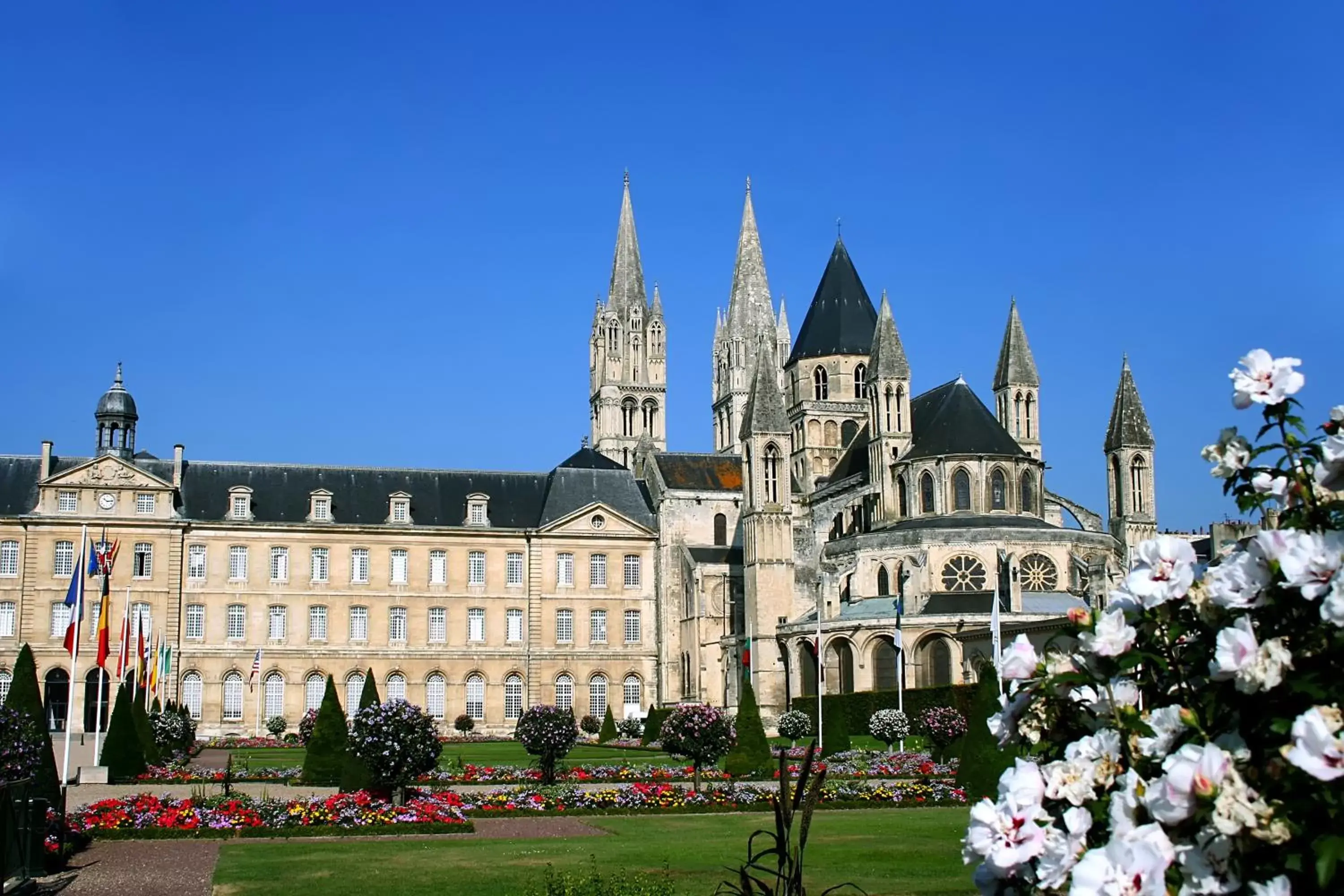 Nearby landmark, Property Building in ibis Budget Caen Centre Gare