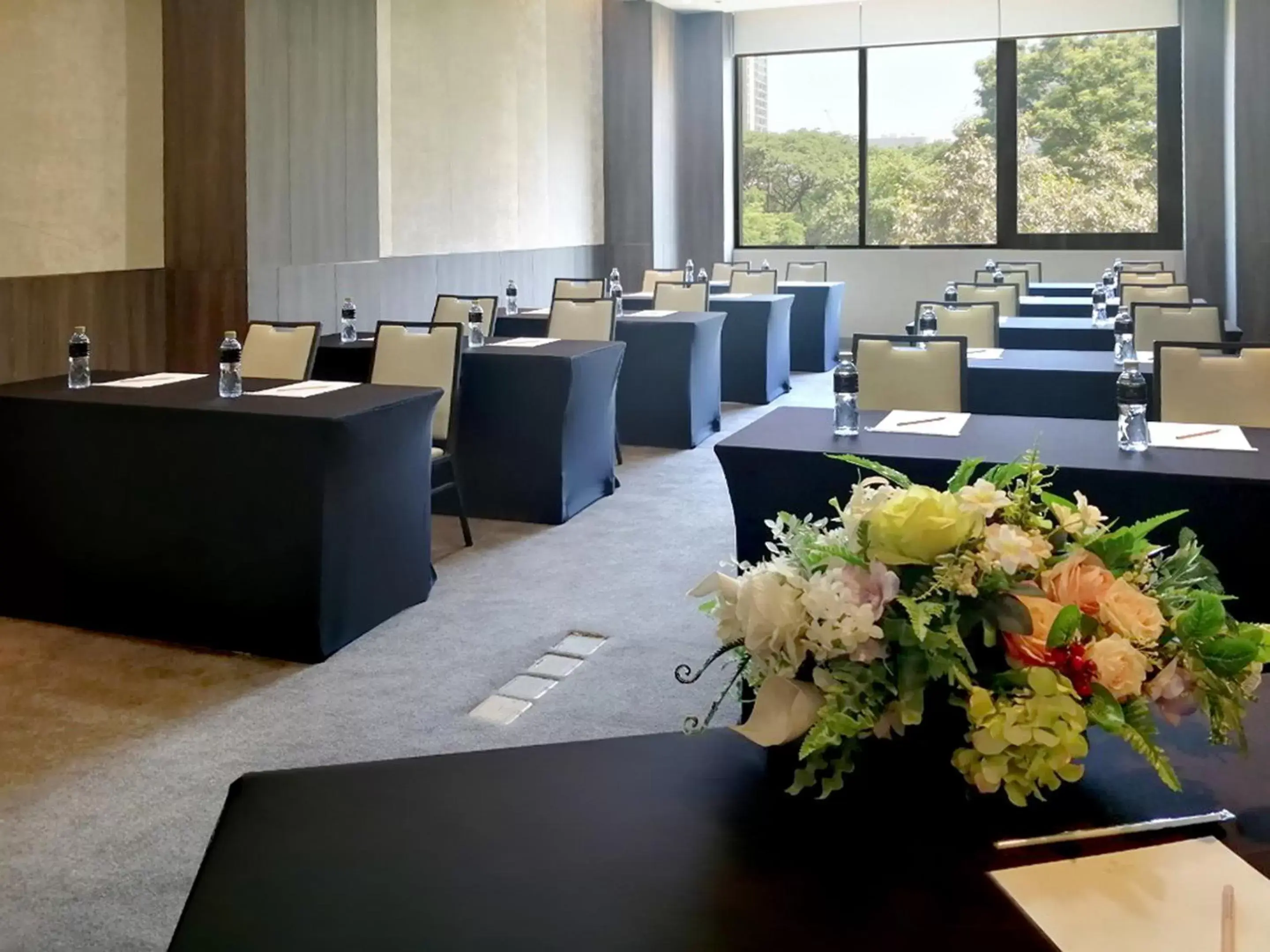 Meeting/conference room in Bliston Suwan Park View - SHA Plus