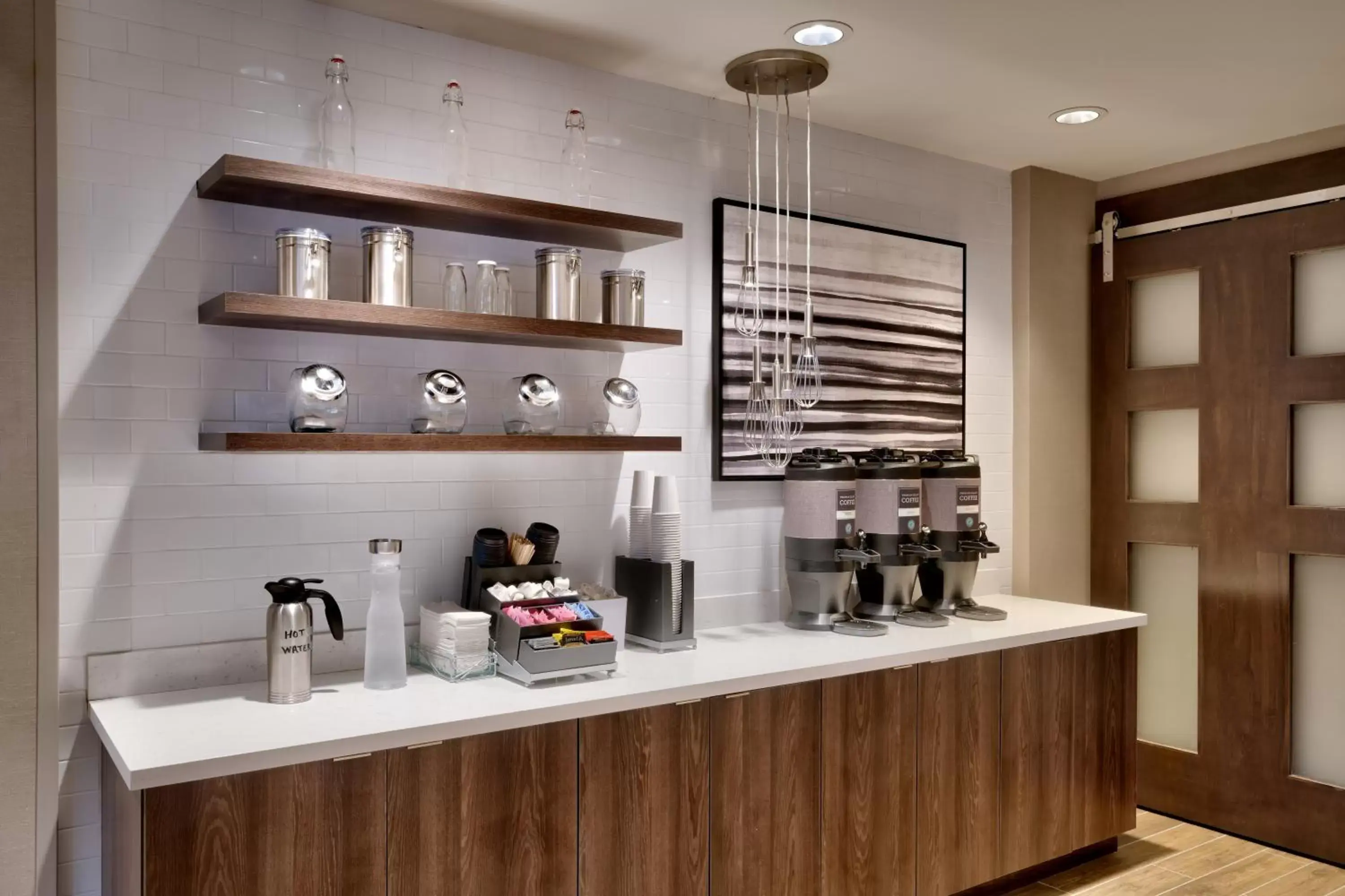Coffee/tea facilities, Kitchen/Kitchenette in Residence Inn by Marriott Brunswick
