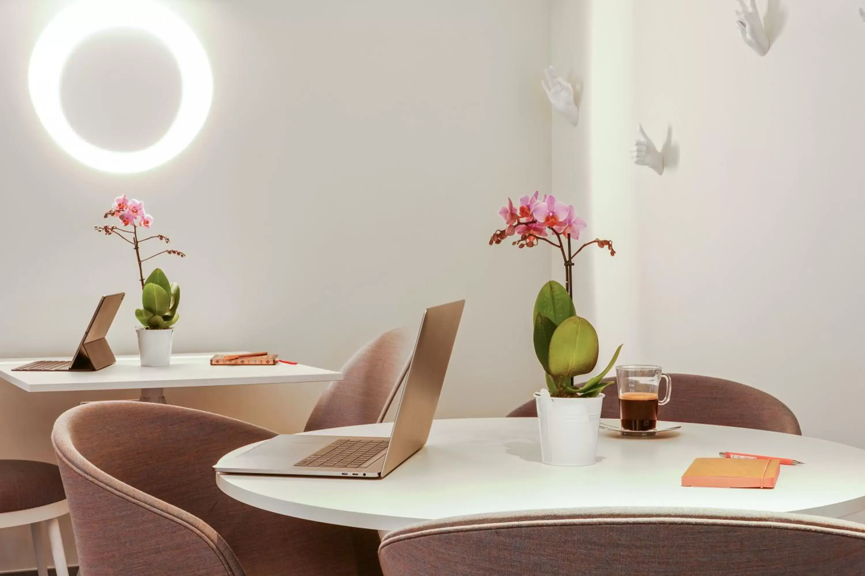 Business facilities, Dining Area in Mercure Marseille Centre Prado Vélodrome