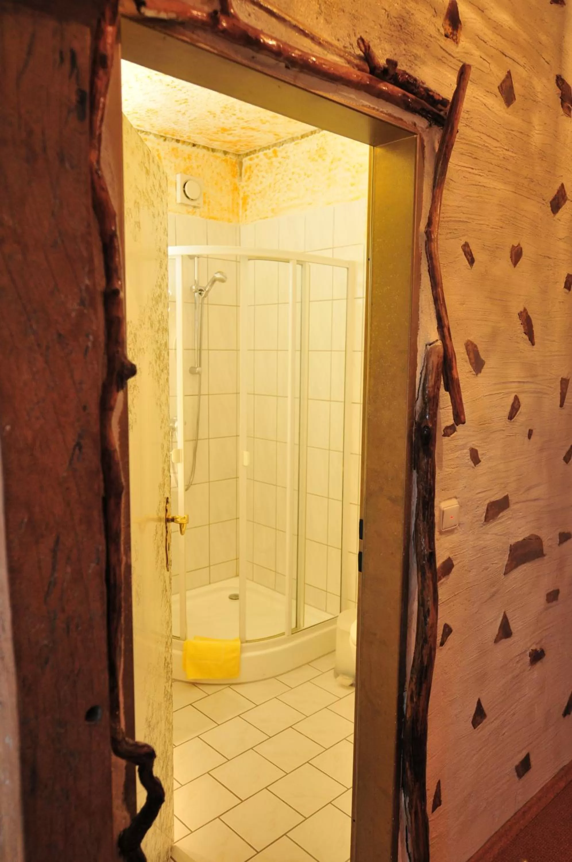 Bathroom in Hotel Goldflair am Rathaus