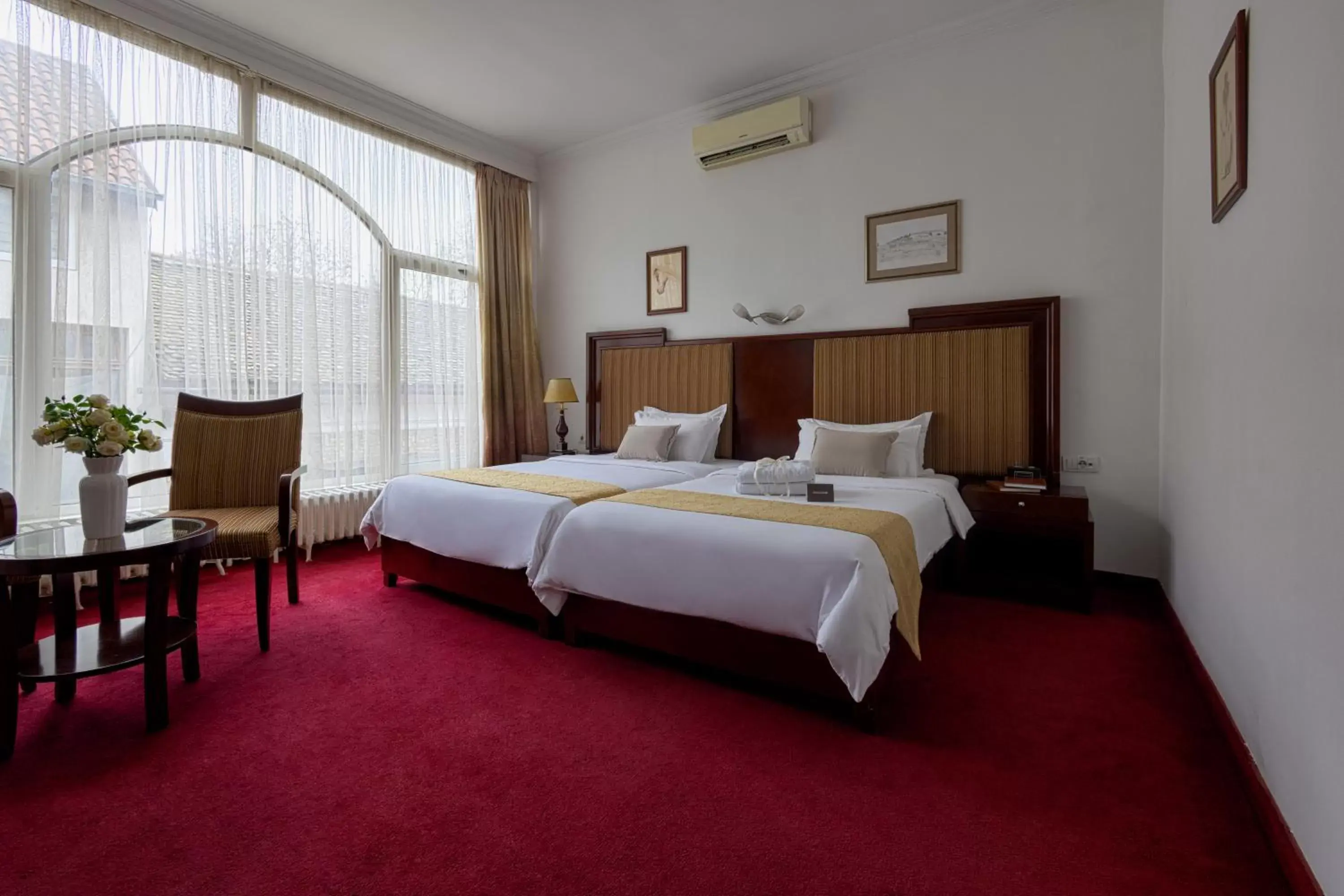 Bed in Garni Hotel Planeta Inn