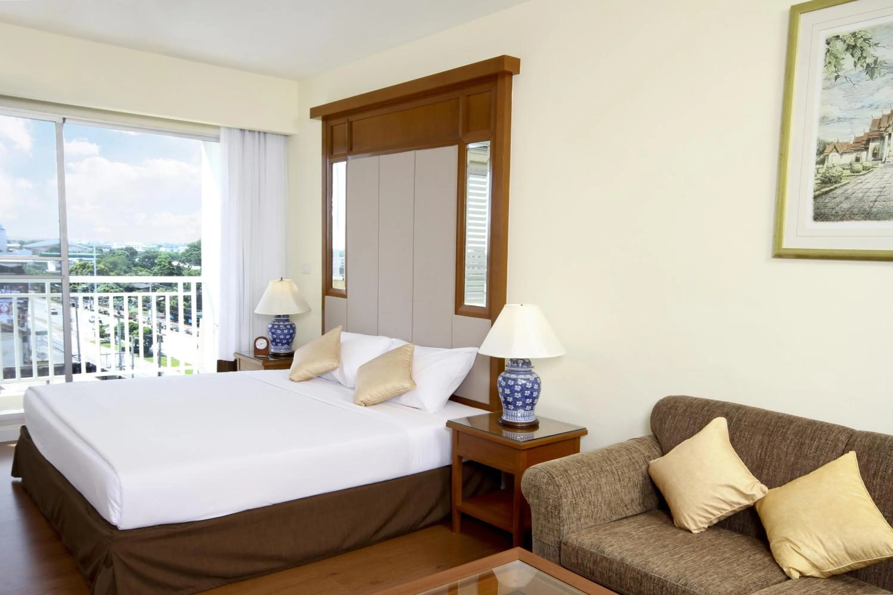 Balcony/Terrace, Bed in Kameo Grand Hotel & Serviced Apartment, Rayong