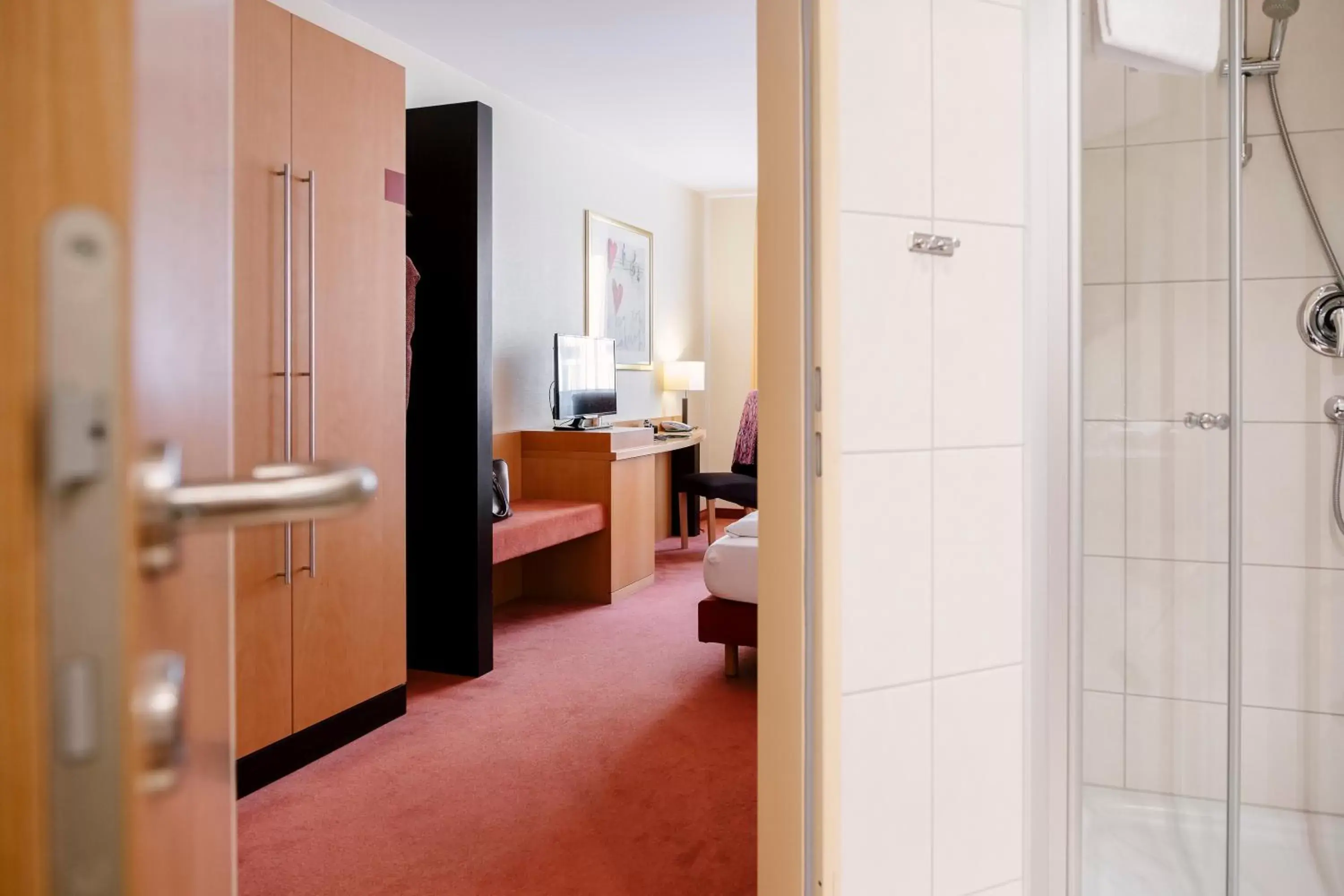 Photo of the whole room, Bathroom in Hotel am Jungfernstieg