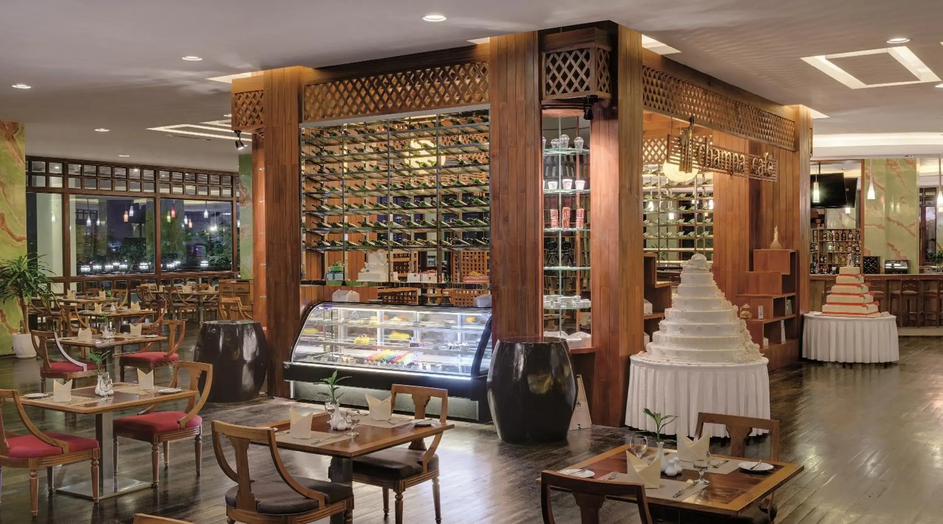 Restaurant/Places to Eat in Sokha Phnom Penh Hotel