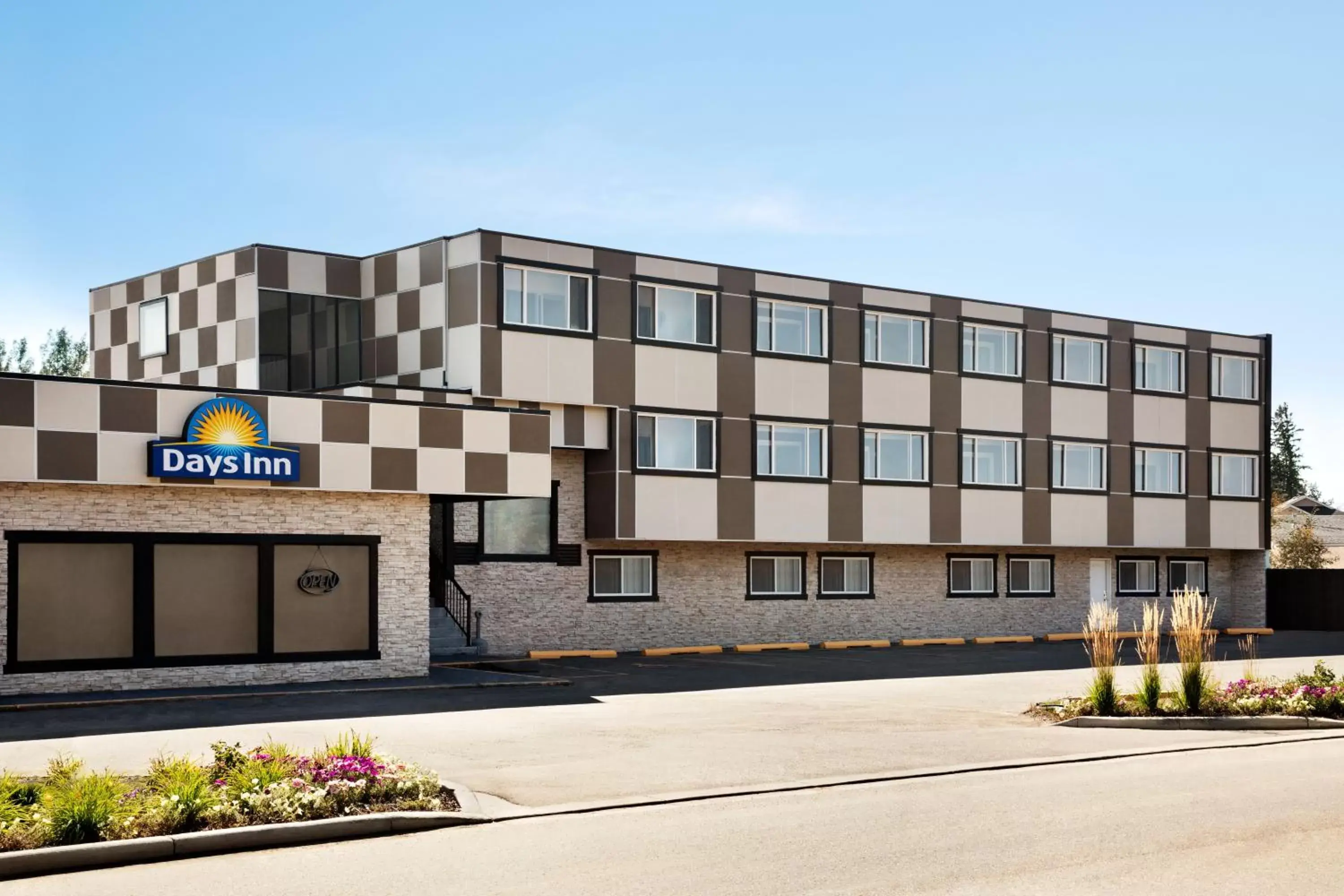 Facade/entrance, Property Building in Days Inn by Wyndham Sylvan Lake