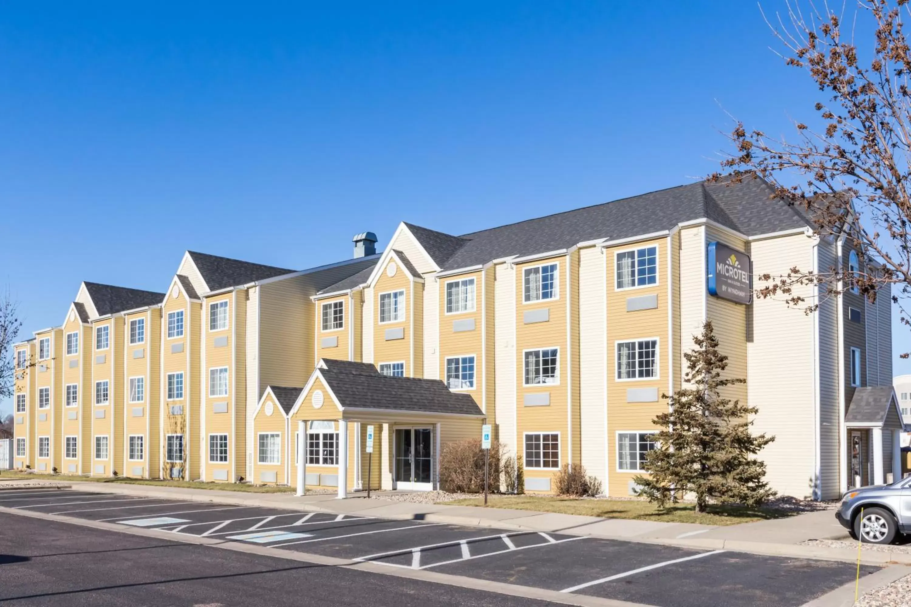 Facade/entrance, Property Building in Microtel Inn & Suites by Wyndham Sioux Falls