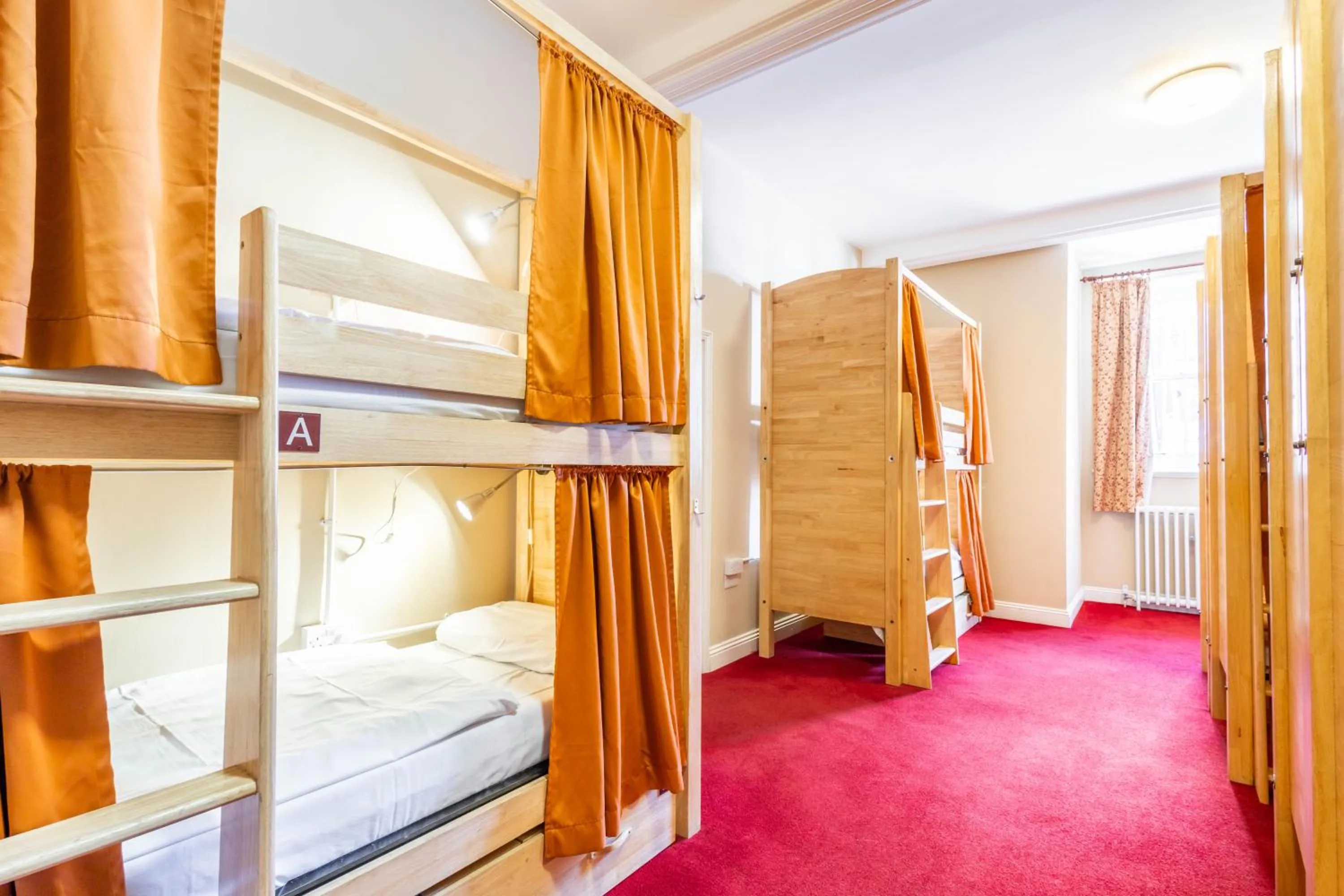 Bedroom, Bed in Palmers Lodge Swiss Cottage