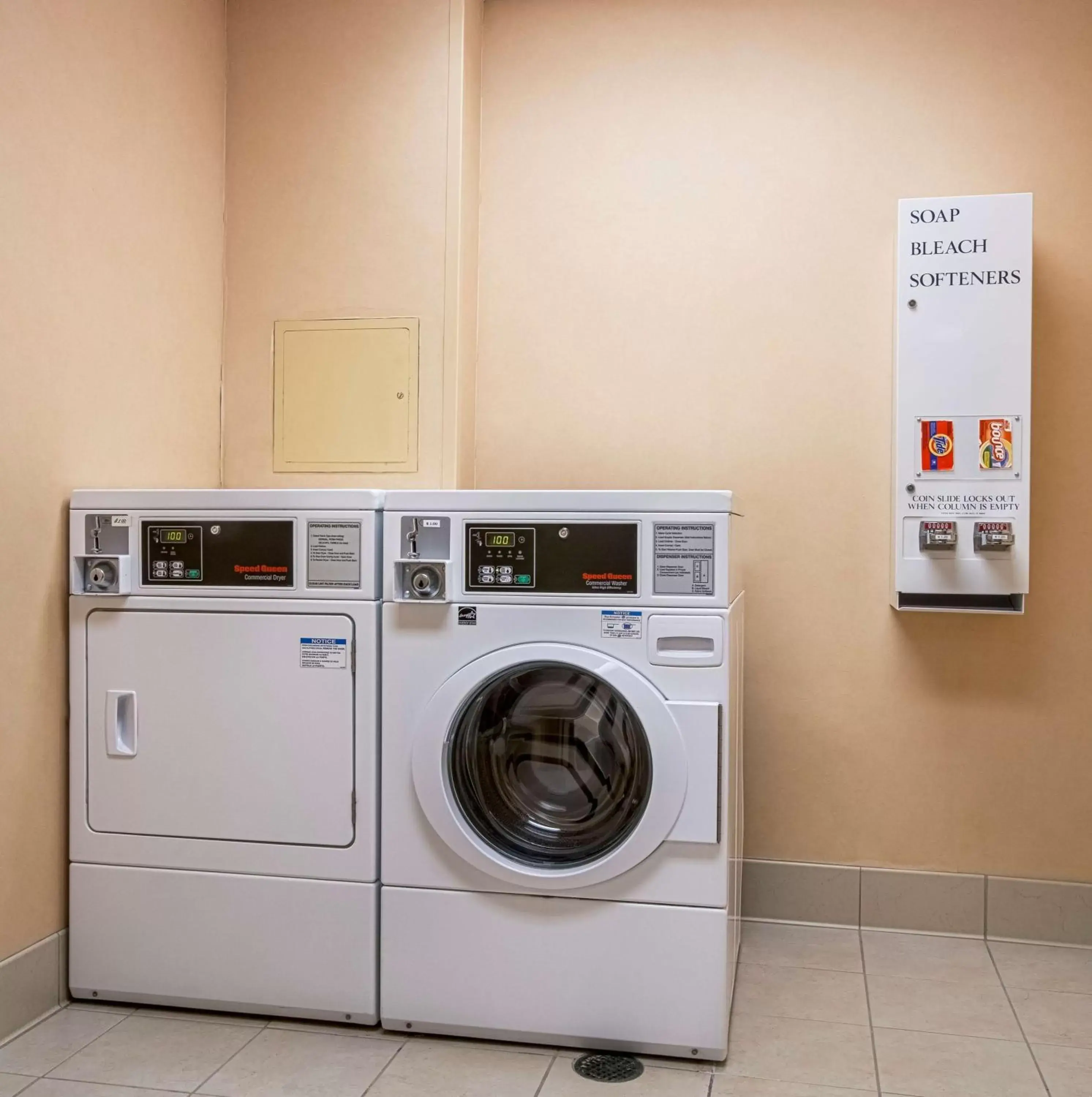 Property building in Hampton Inn & Suites Sacramento-Elk Grove Laguna I-5 Property building in Hampton Inn & Suites Sacramento-Elk Grove Laguna I-5