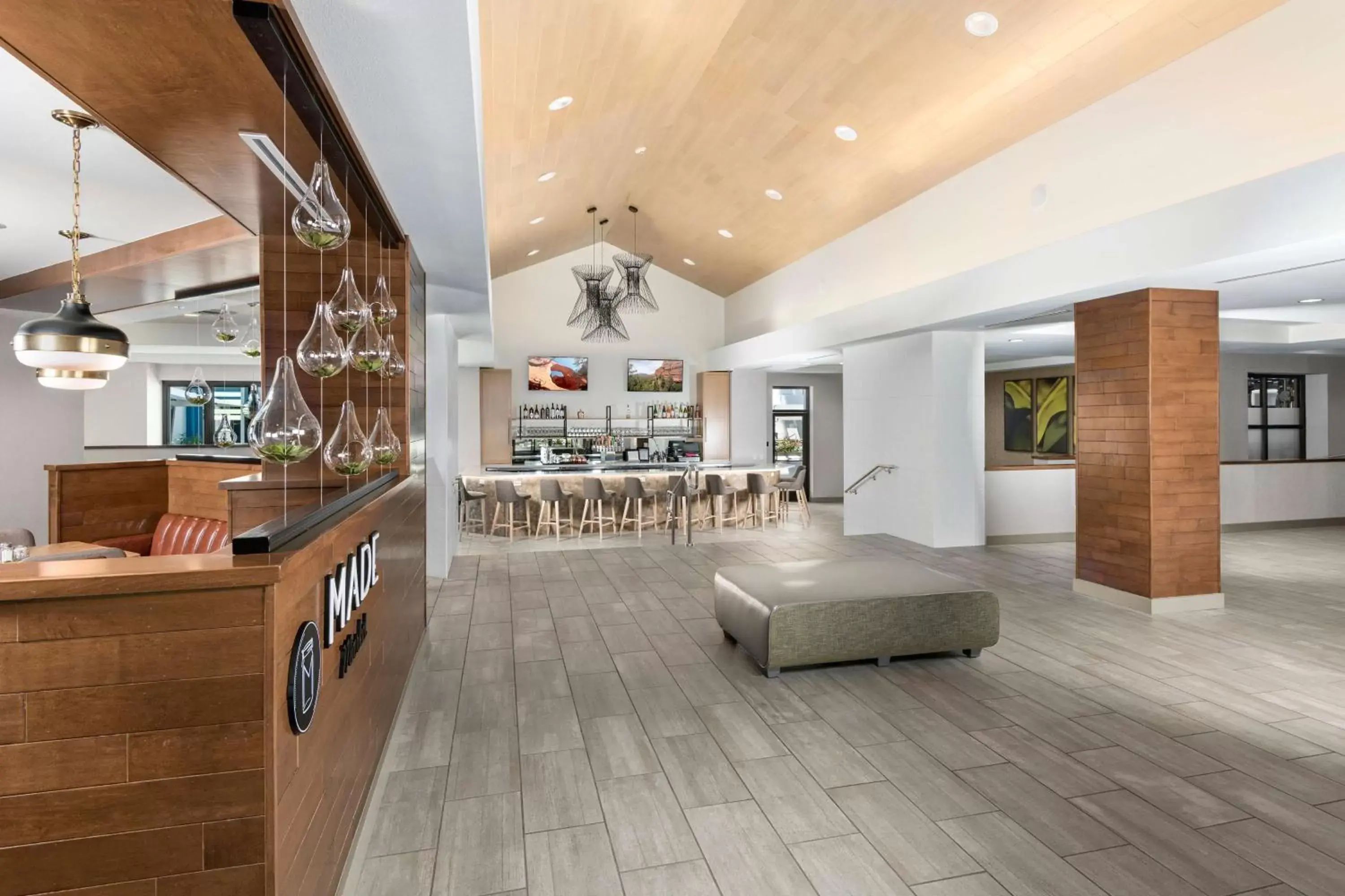 Lounge or bar in DoubleTree by Hilton Chandler Phoenix, AZ