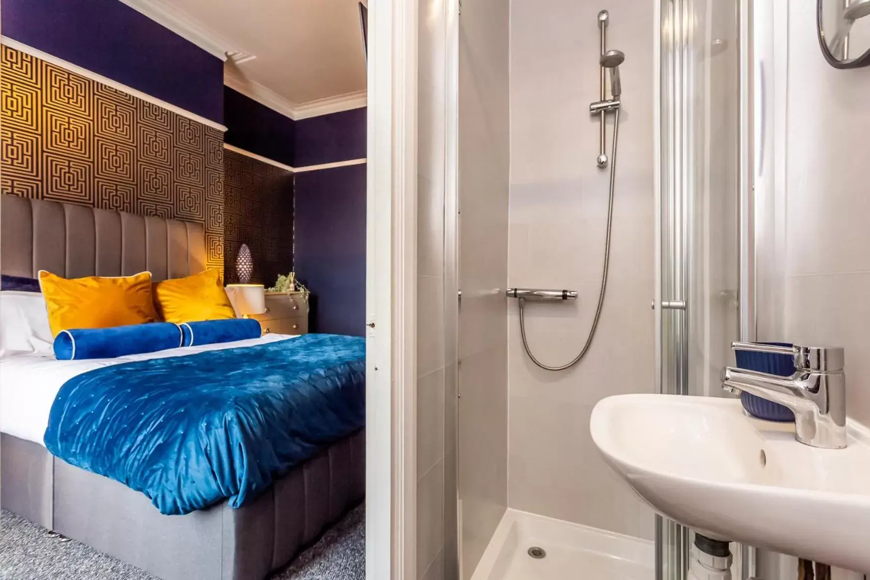 Bathroom in Comfy-Stays - Lower Ocean Road